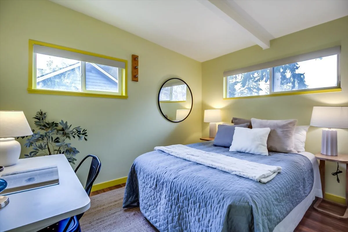 20-14043 Burke Ave N--21.jpg