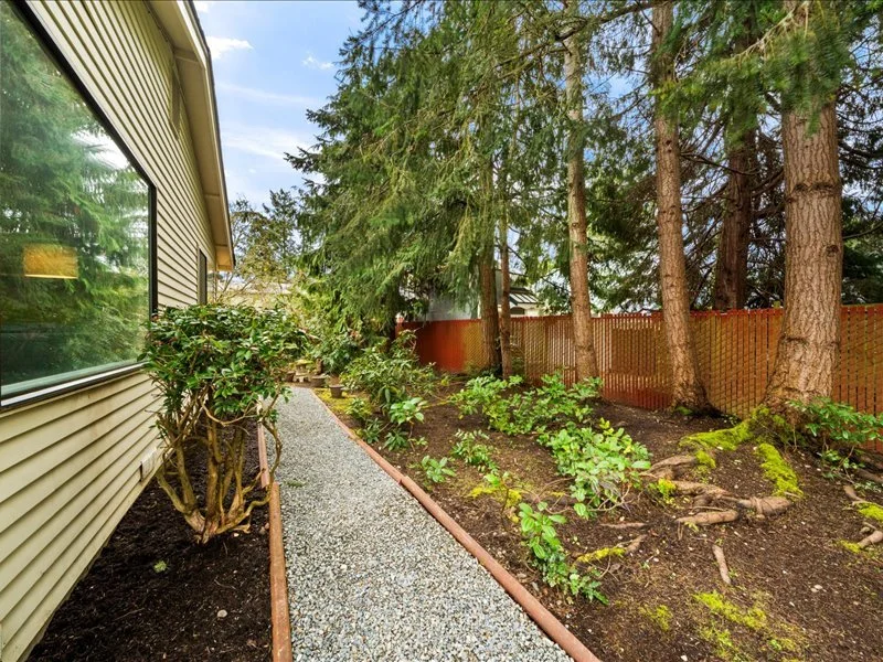 24848 13th Avenue S Des Moines, WA 98198 (41).jpg