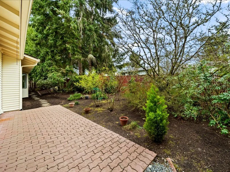 24848 13th Avenue S Des Moines, WA 98198 (42).jpg