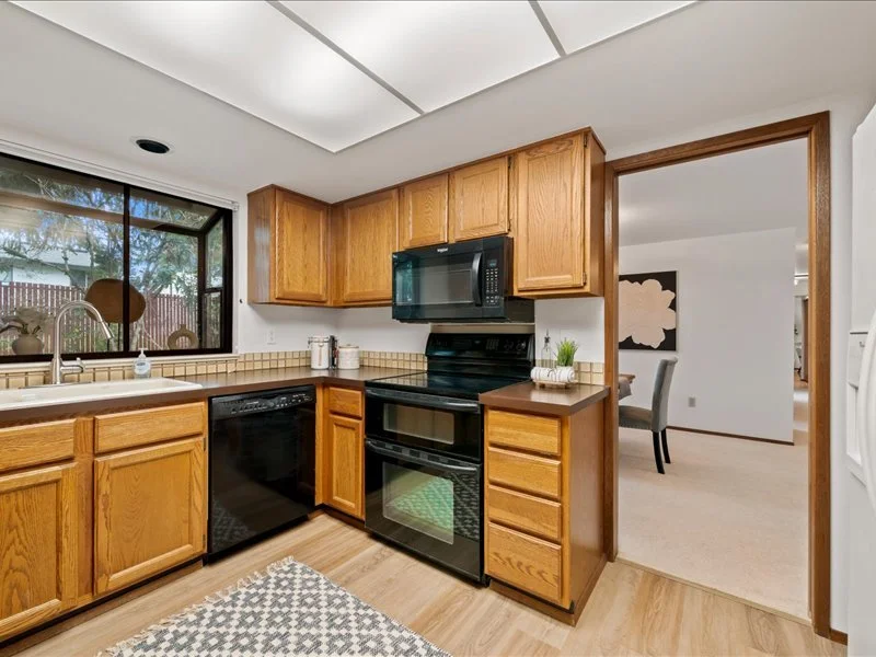 24848 13th Avenue S Des Moines, WA 98198 (20).jpg