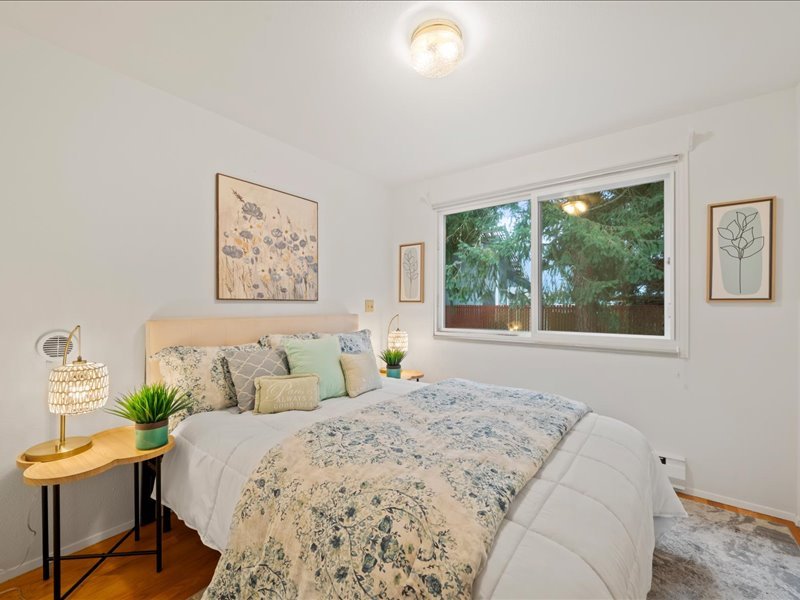 24848 13th Avenue S Des Moines, WA 98198 (35).jpg