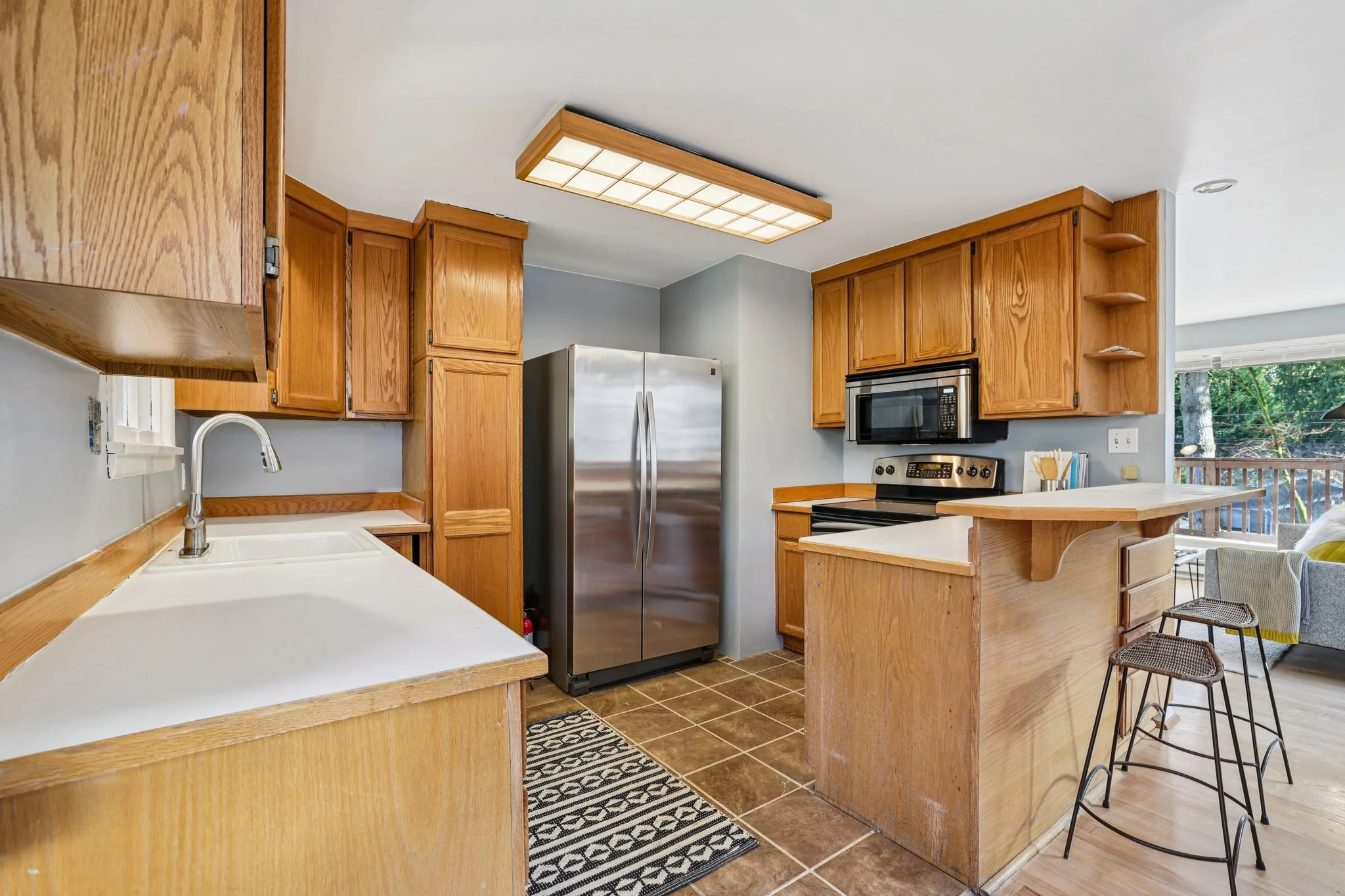 11-web-or-mls-10219 15th Ave-S1401-030.jpg