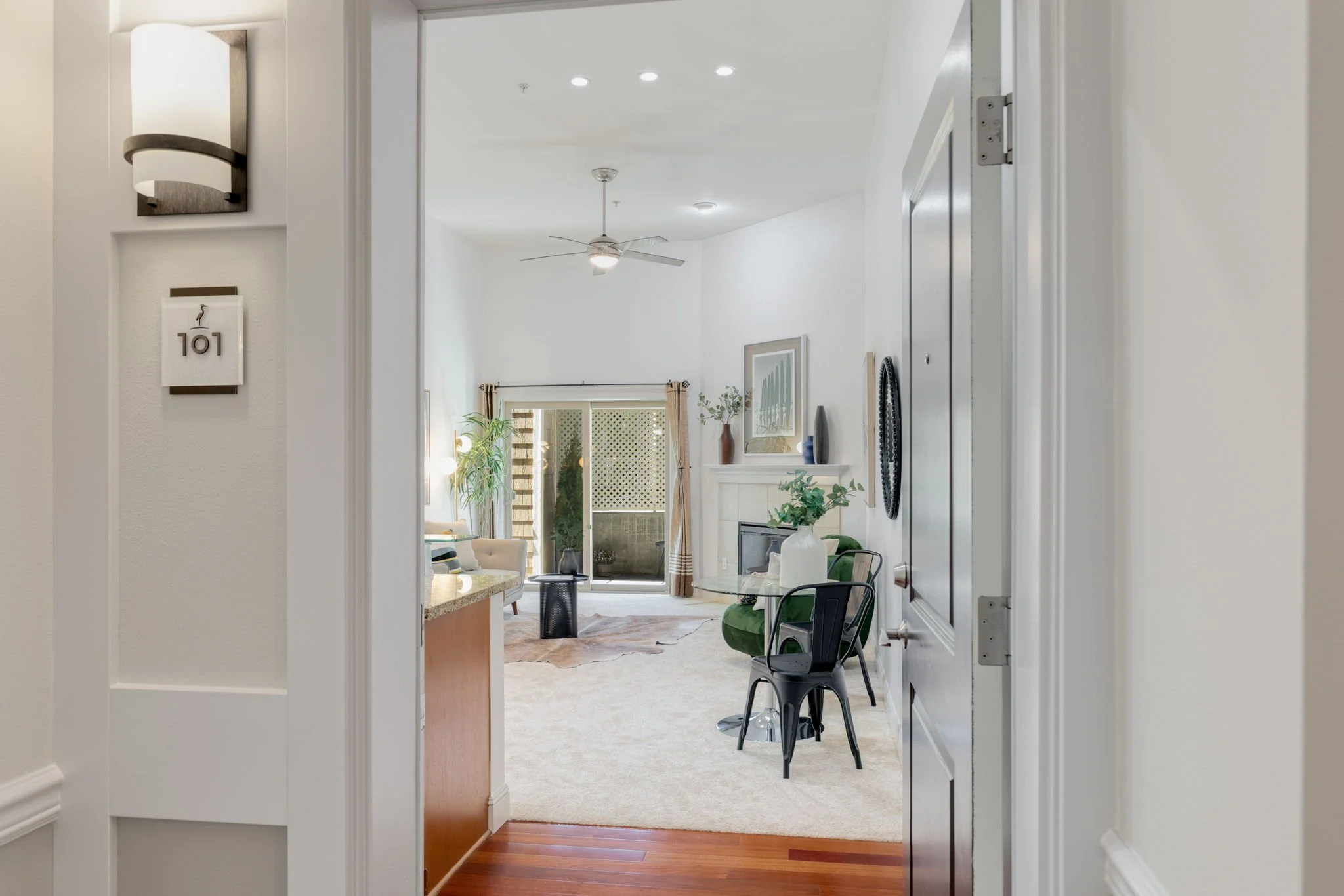 3150 W Government Way Unit 101, Seattle WA_0006.jpg