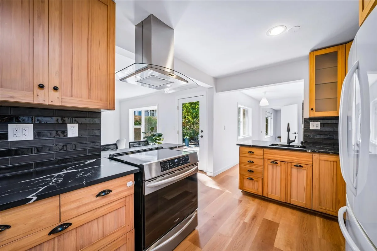 14346 Interlake Avenue N.  Seattle, WA 98133 (10).jpg