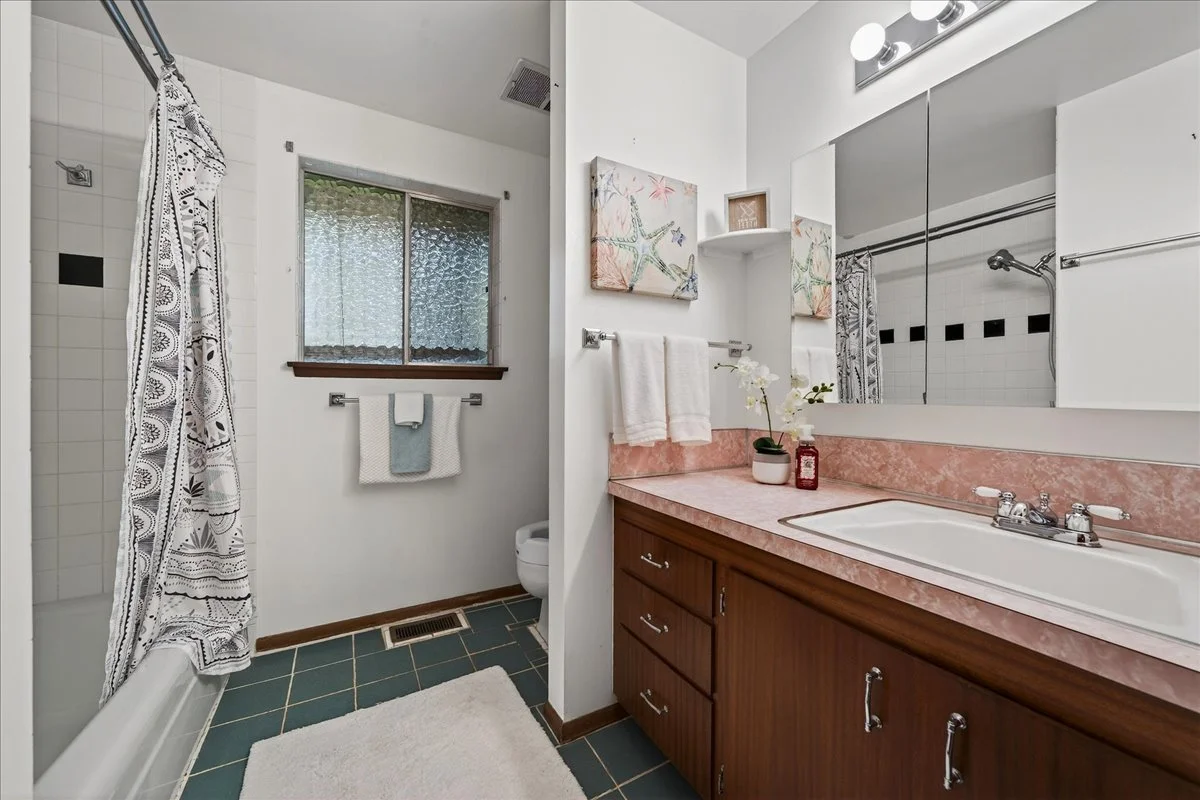 16008 10th Avenue NE Shoreline (25).jpg