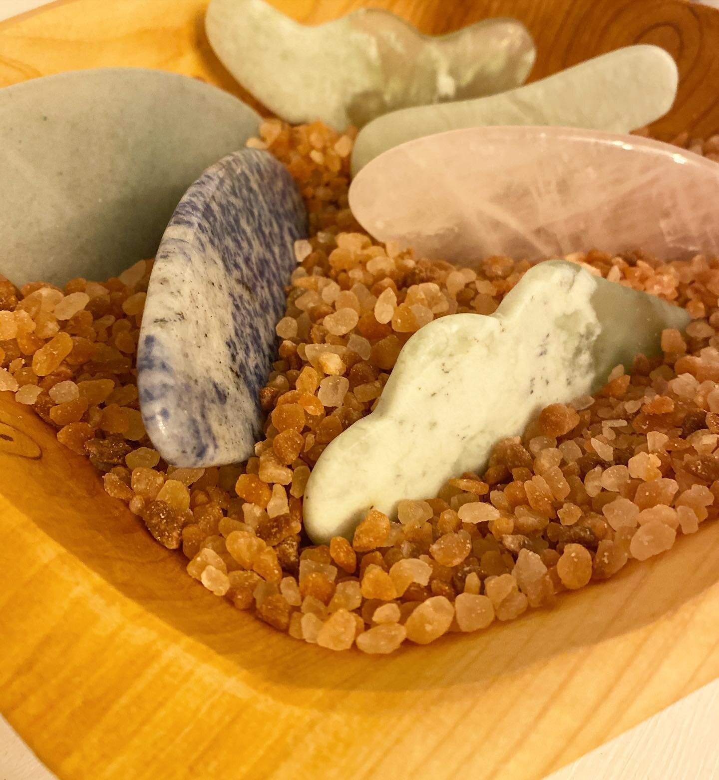 Sunday Recharge ⚡️ 

All of our healing crystals and gua sha stones soak up a 24 hour Himalayan salt bath before coming into contact with you. Stones can absorb energy and this method of salt bathing clears the energy so that you can reap all of the 