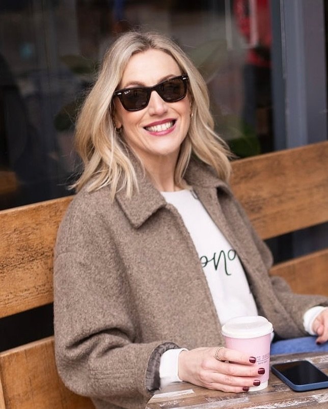 Casual vibes for the win in this cold gloomy weather! Sweatshirt &amp; jeans is a winning formula, who&rsquo;s with me? 🙌🏻🙌🏻🙌🏻

Sweatshirt @lucydodwell_london 
Bomber jacket @mango 
Gold boots old @johnlewis 
Jeans @thisiswhistles 

📸 @carolin