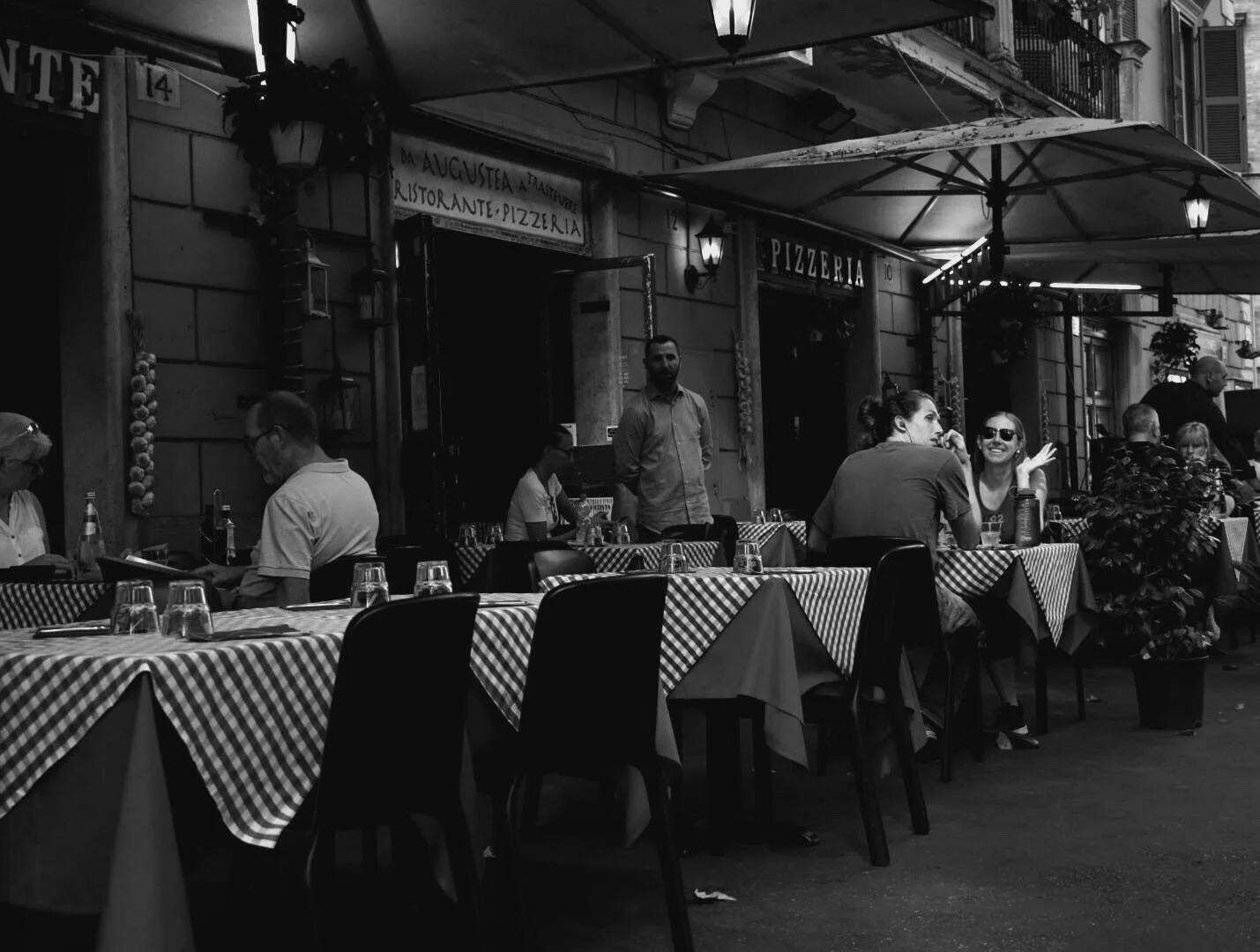 Rome%2BSidewalk%2BCafe.jpg