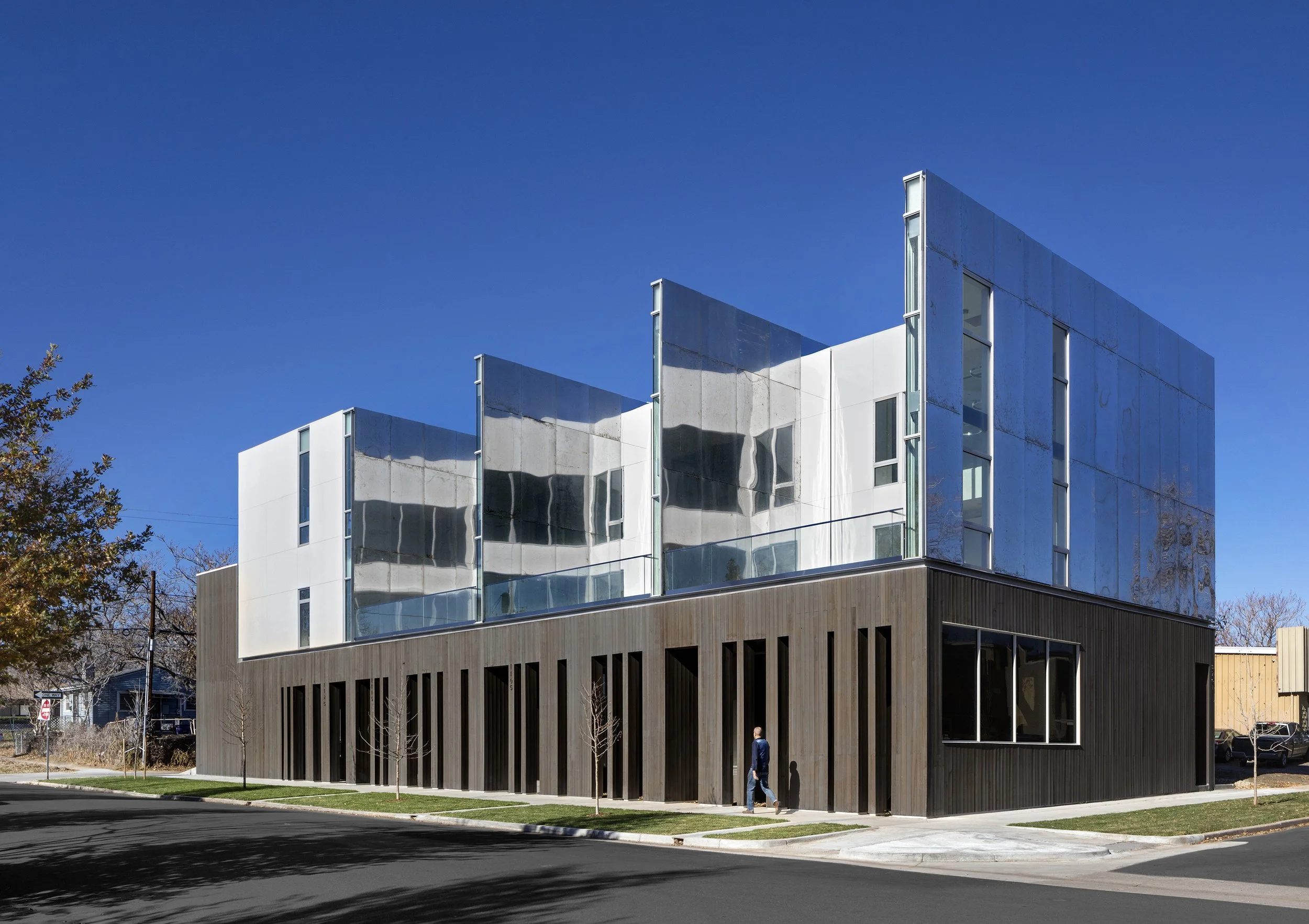 Exterior_8274.jpg
