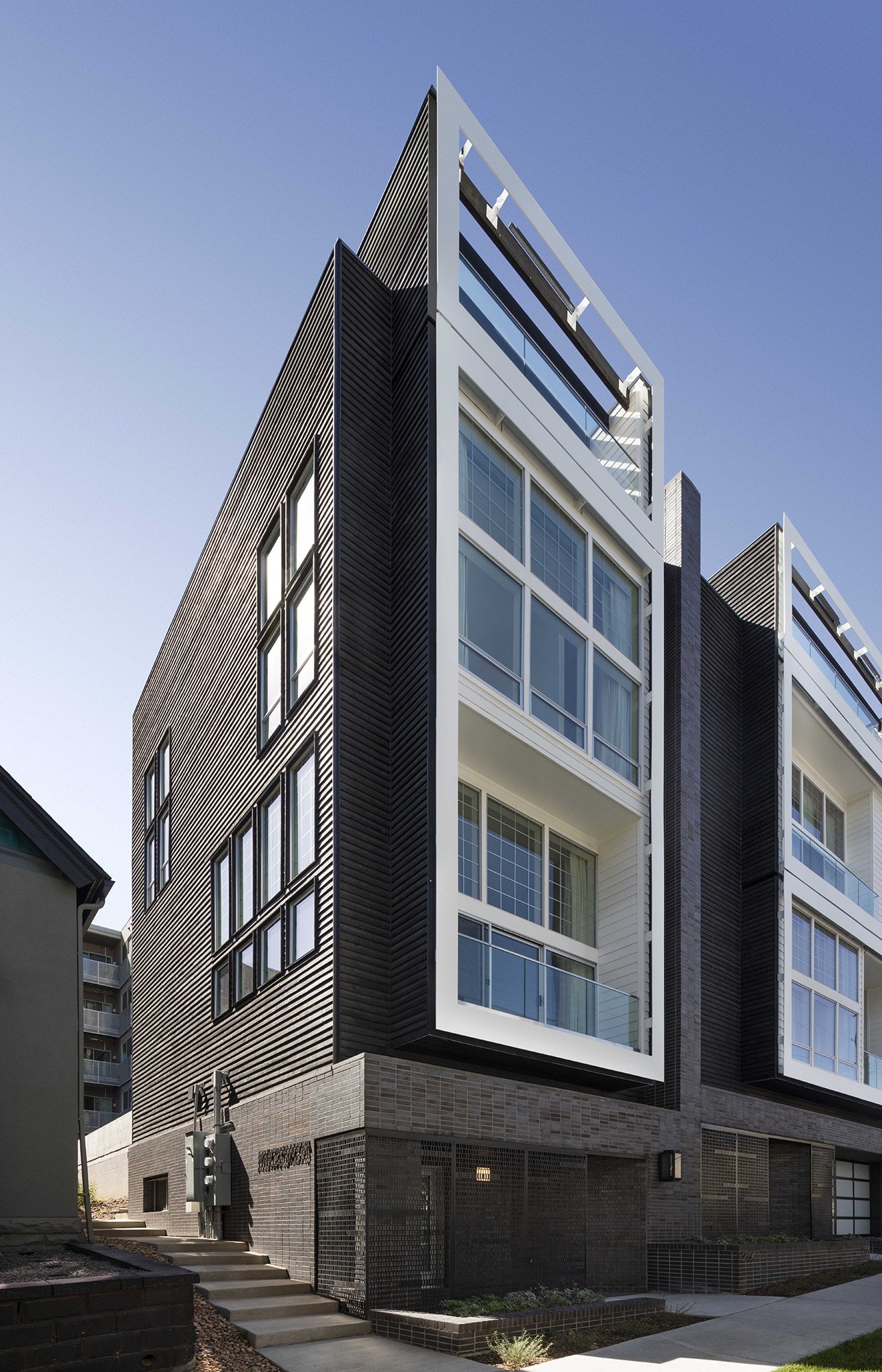 Exterior_3444-2000.jpg