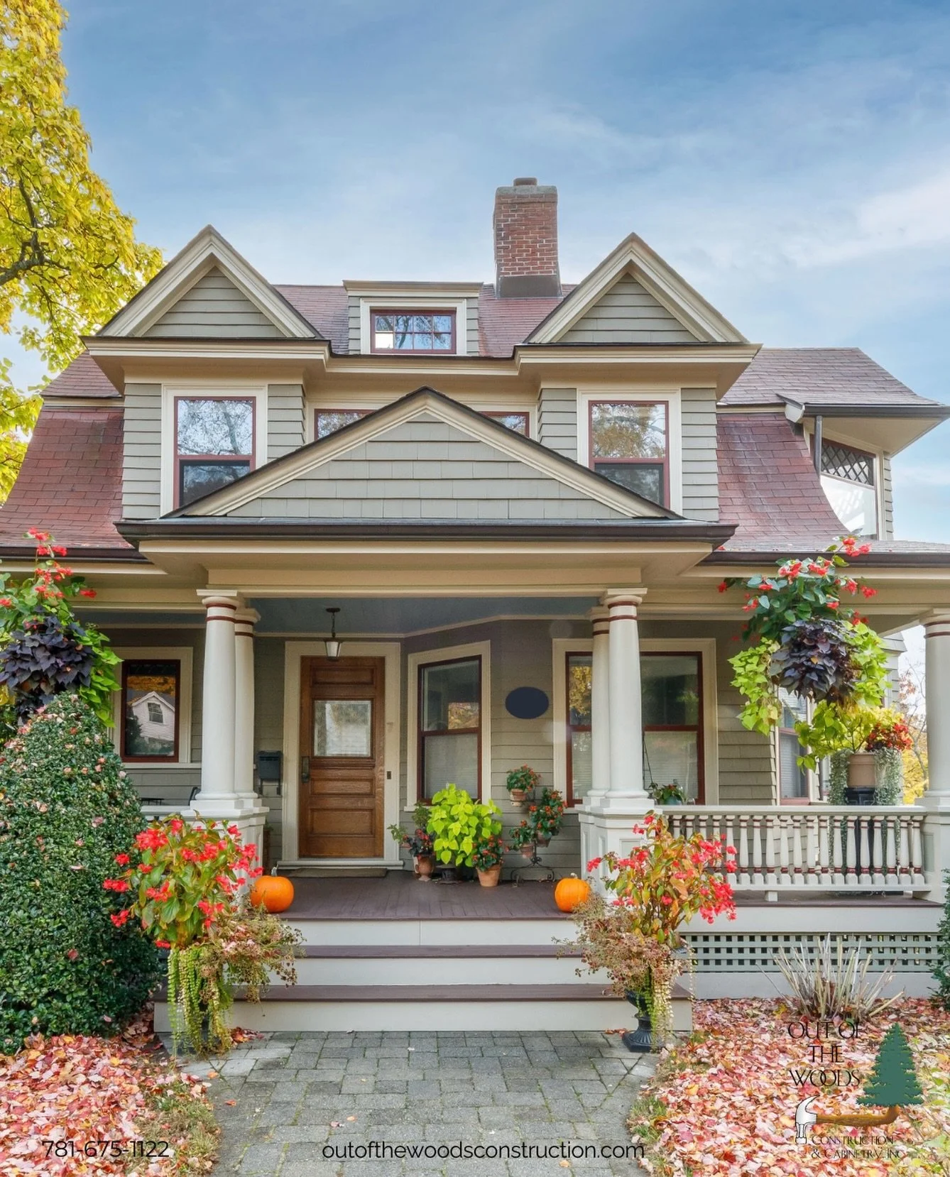 There&rsquo;s nothing better than a home that feels welcoming the moment you arrive. At Out of the Woods Construction, we take pride in creating spaces where families can make memories for years to come. 
#renovation #newhomeconstruction