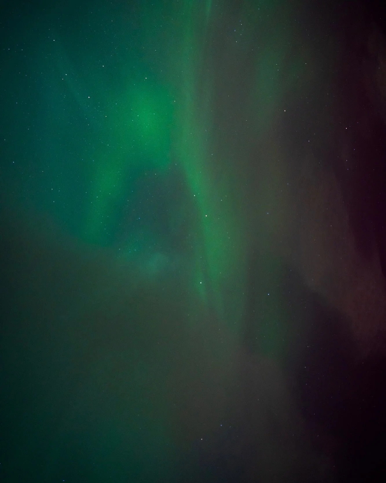 A throwback to some weird colours in the sky. 

So glad we went out this night and managed to catch the northern lights. Swipe for a short Timelapse! 

#scotland #scotlandiscalling #hiddenscotland #thisisscotland #scotlandisnow #scotland_greatshots #