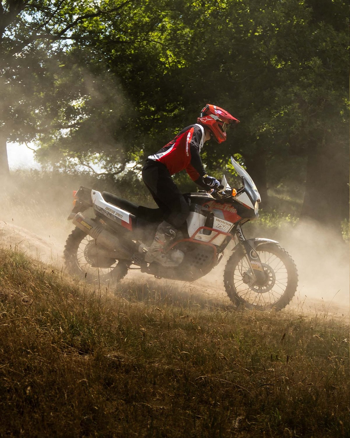 Throwback to @abrfestival 2025

Sunshine, motorbikes and dust! A proper fun day at the festival - shooting and riding some of the bikes! 

Would love to head back here in 2026. 

#abrfestival #abrfestival2025 #adventurebikefestival #adventurebike #ph