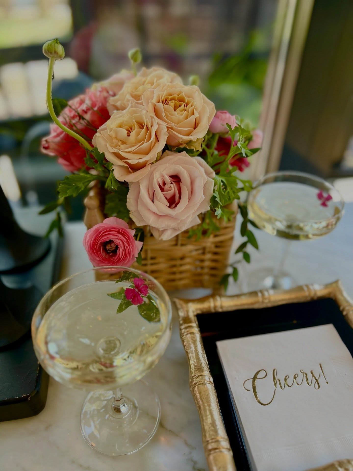 Pour the bubbles, gather your people, and savor the moment. Cheers to a beautiful Easter weekend 🥂✨

We are stocked with plenty of bubbles - including non alcoholic options! 🥂🌷 

Easter weekend we are open until 6 pm Saturday and closed Easter Sun