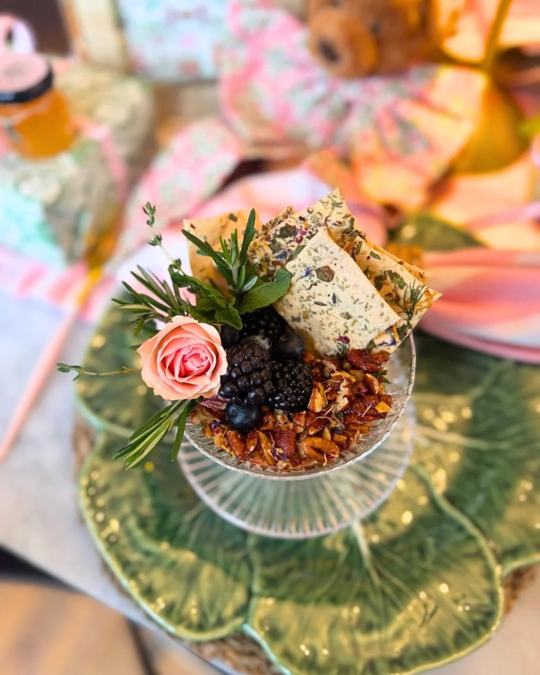 For the mom who loves to gather, who finds joy in setting the table, trying something new, and creating space for everyone to slow down&hellip;this was made with her in mind! 💖

Layered Garden Dip Bundle 👇🏼

🧀🐑🥛 Hidden Springs Creamery&rsquo;s 