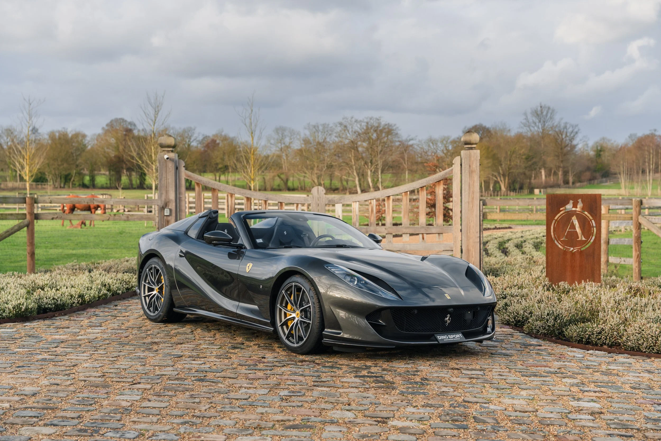 FERRARI 812 GTS 445,000 €