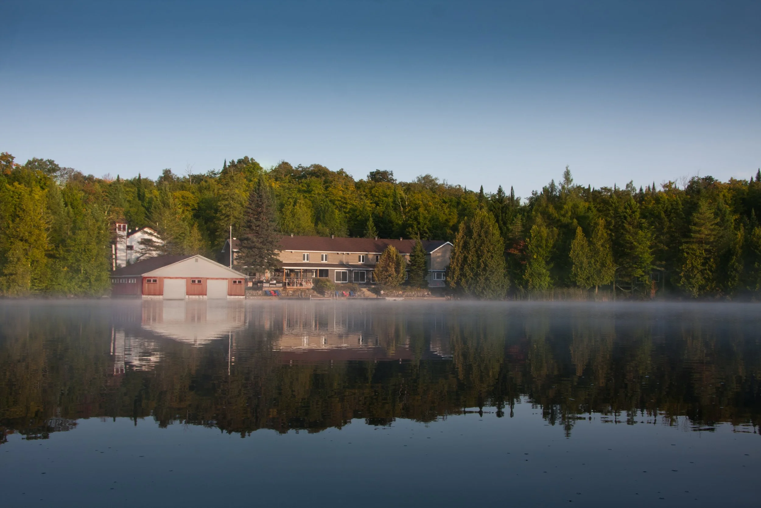 chalet du lac avec boathouse.jpg