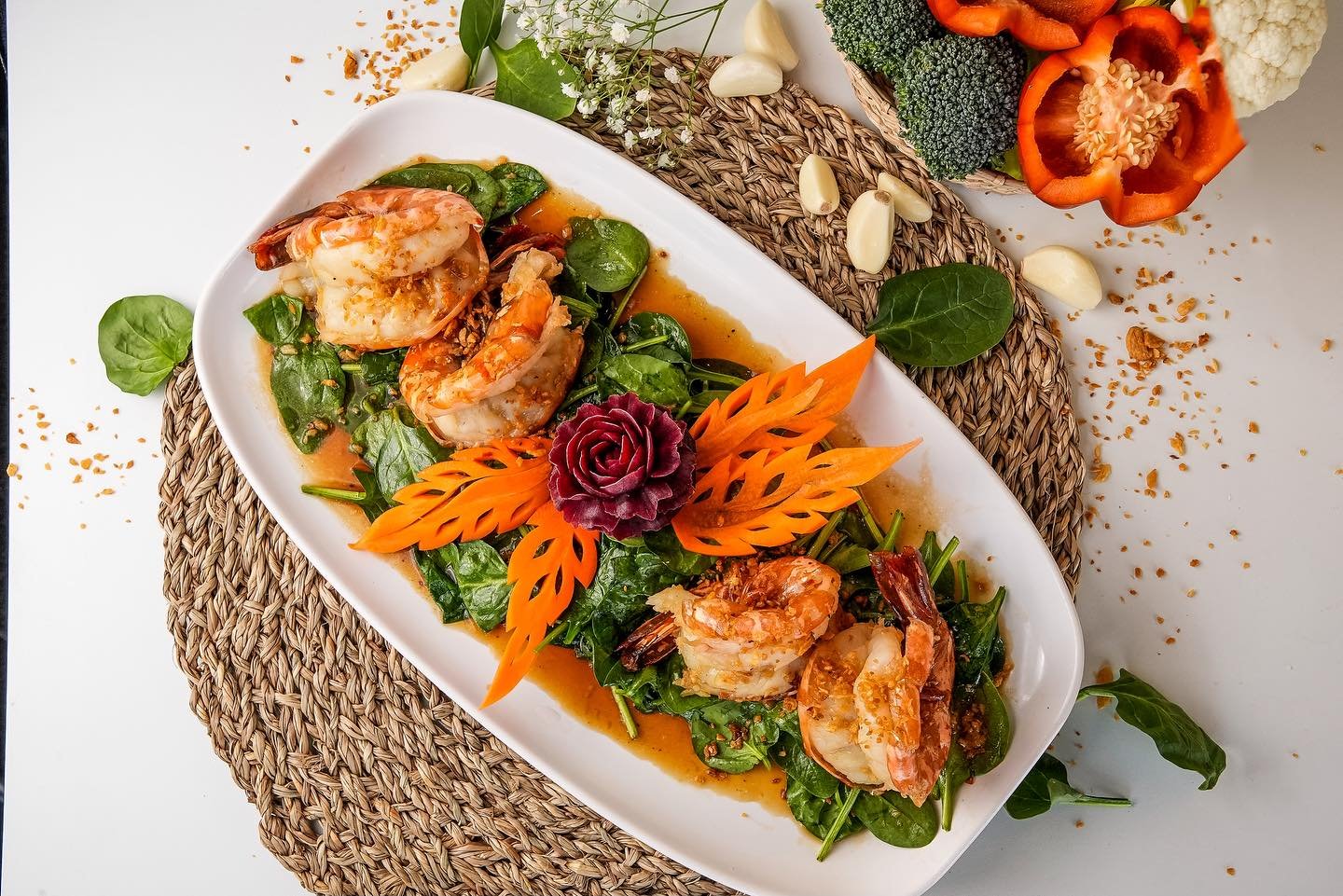Your taste buds are calling... and Chada Thai in Coquitlam is answering with bold, authentic Thai flavours! ✨🌶️ Chada Thai offers a vibrant menu filled with mouthwatering dishes that cater to every palate.

🍽️ Must-Try Dishes:

Garlic Jumbo Prawn: 