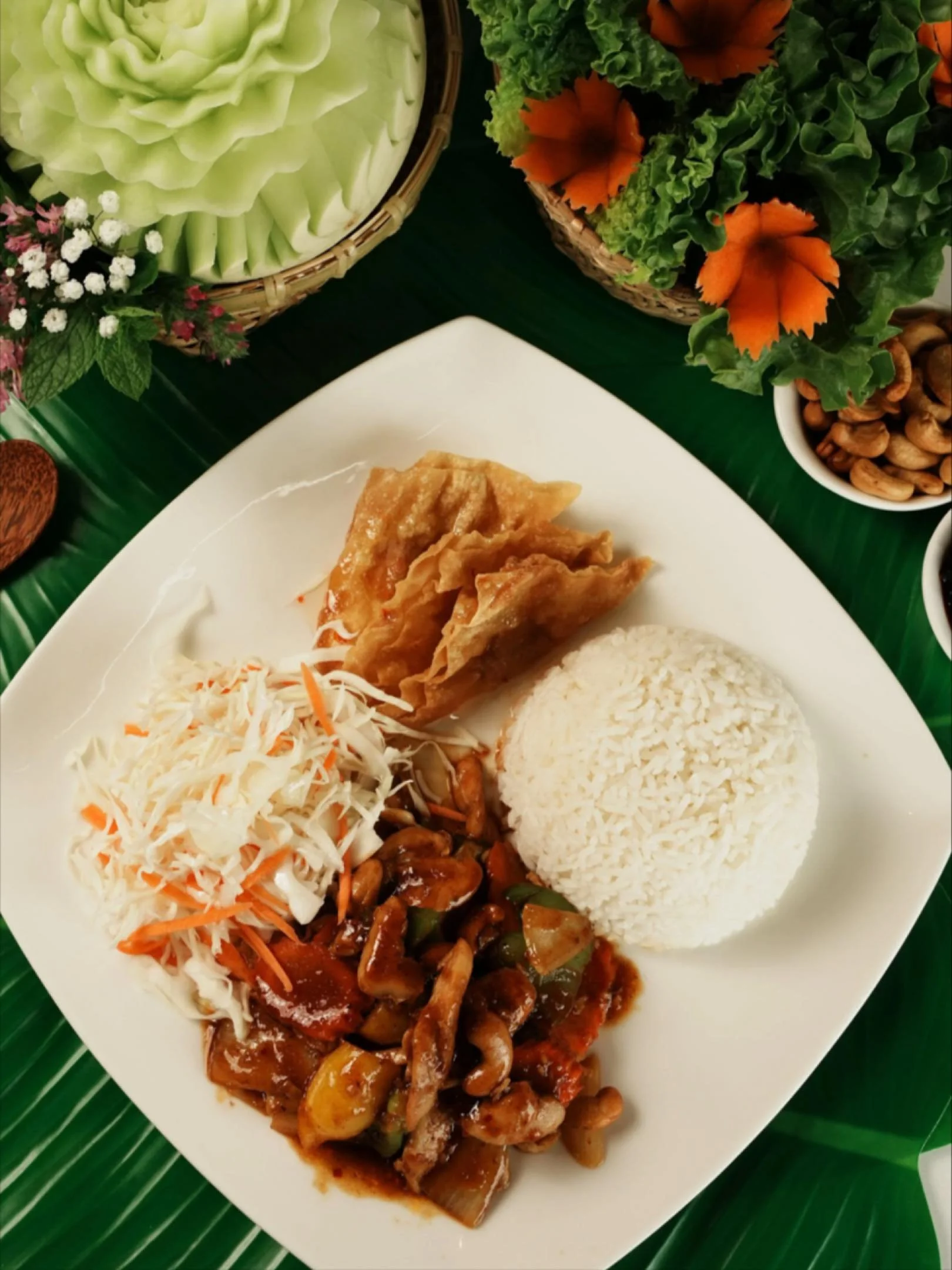 Spice, crunch, and everything nice! Say hello to our Stir-Fried Cashew Nut &mdash; the perfect mix of bold flavours and feel-good comfort. 🥜🌶️ Packed with crispy cashews, sweet onions, colourful bell peppers, and tender carrots, all tossed in our s