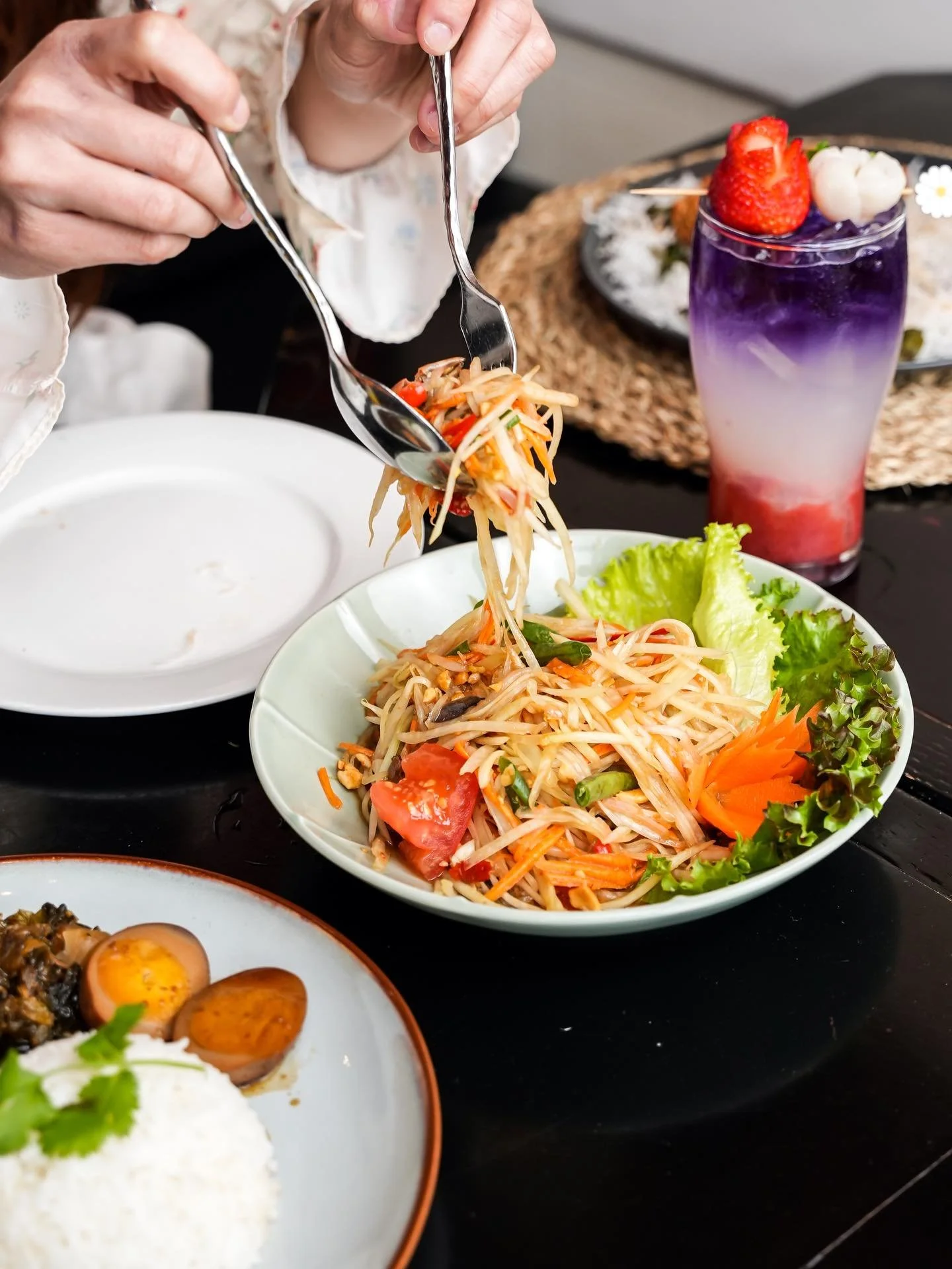 Ready to turn up the flavour? Meet our ISAN Style Papaya Salad. This isn&rsquo;t your average salad&hellip; we&rsquo;re talking crisp shredded green papaya, bold black paddy crab, and that deep, funky kick of fermented fish sauce. 

It&rsquo;s tangy.