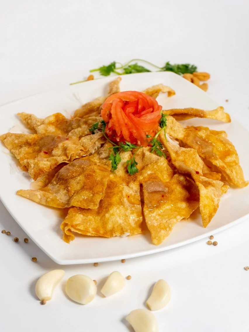 Not sure which appetizer to start with at Chada Thai? 👀 Here&rsquo;s your perfect match:

✨ Want something crispy &amp; comforting?
Our Crispy Wraps are packed with carrot and sweet potato with the perfect crunch and sweet chili dip.

🦐 Seafood lov