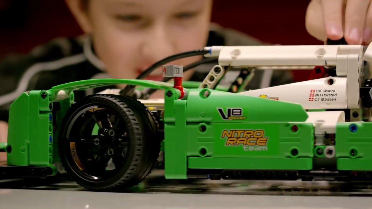 lego_car_cu.jpg