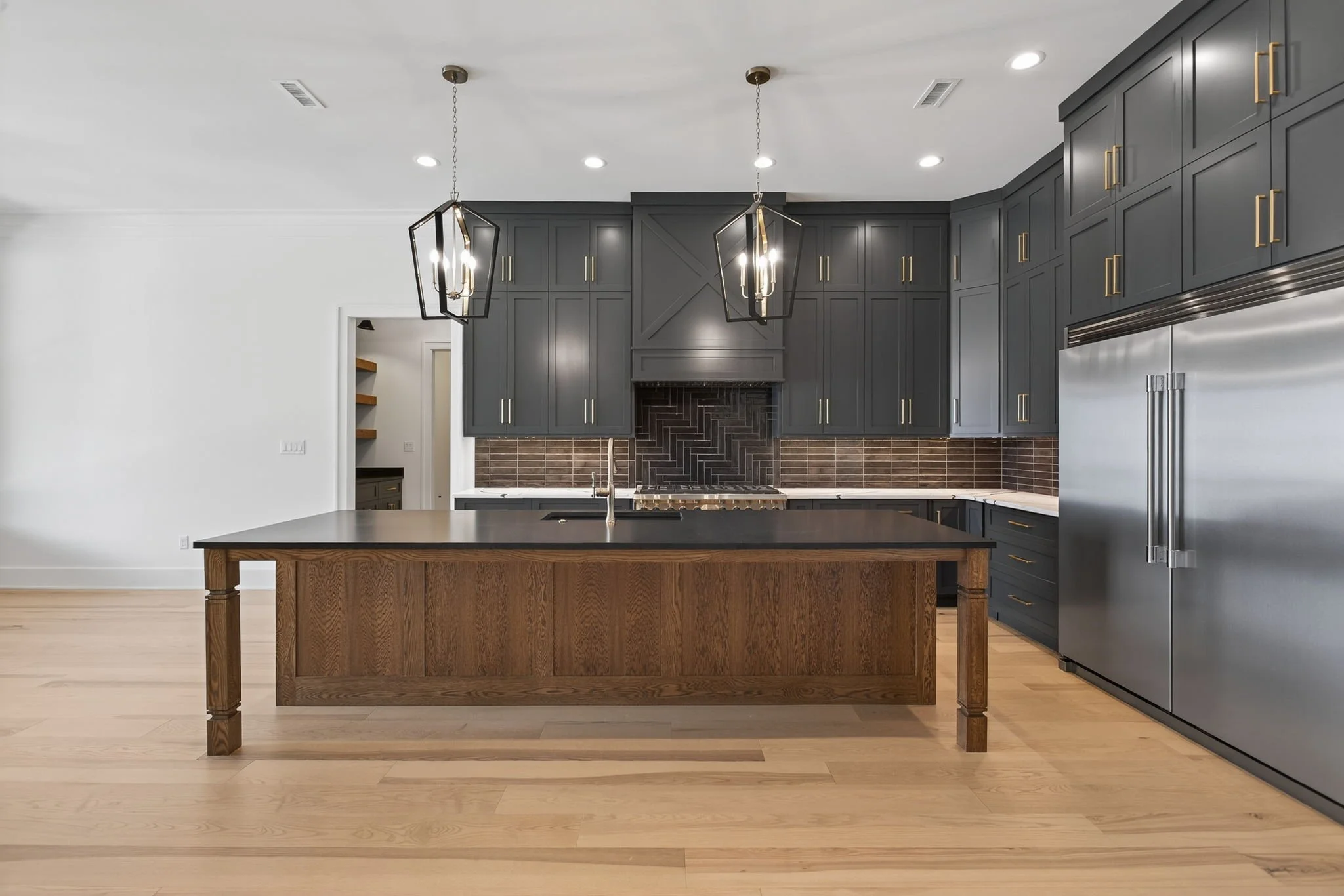 7-web-or-mls-1311-lawnes-neck-dr.jpg