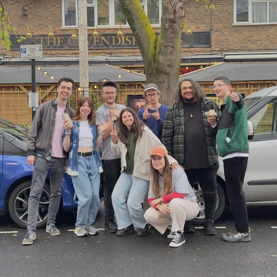 Thanks to @suds.band for the great weekender!! 🏆 Thanks also to everyone who came to a show! 🏆

Here&rsquo;s us with our trusty cars outside @thecavpresents, with @superfriendstheband who opened the London show. 🙏

Next gig: @deadpunkpromo in Bris