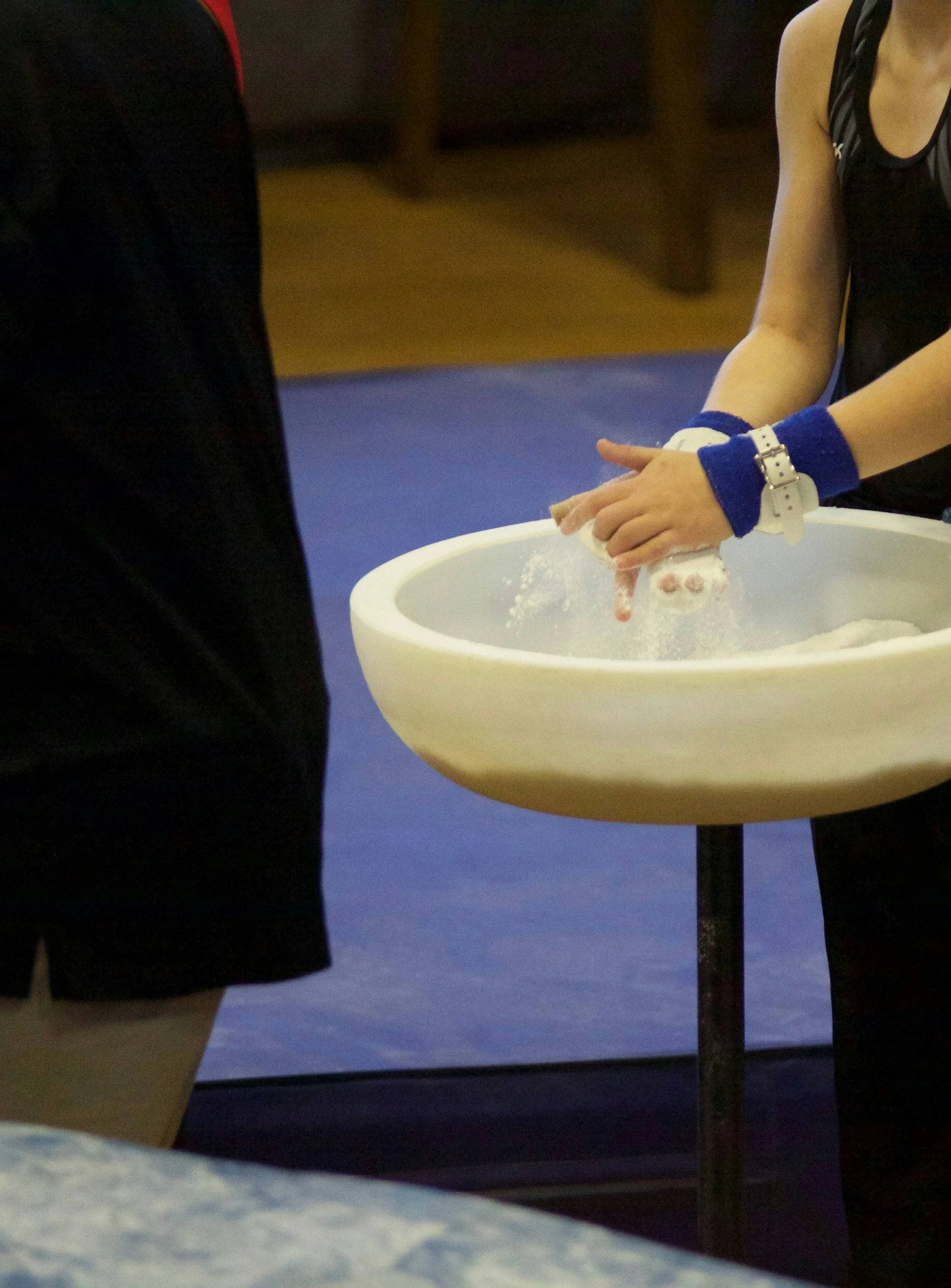 Why Grip Strength Matters in Calisthenics(And Why It’s Probably Limiting Your Progress)