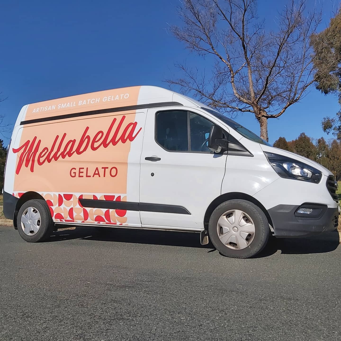 People often ask how we get our carts around town? 

Well the cats out of the bag... we don't have to ride a bike anywhere because we have Mellabella's awesome little delivery van!

She's now looking better than ever with a fancy new wrap!

Thanks to