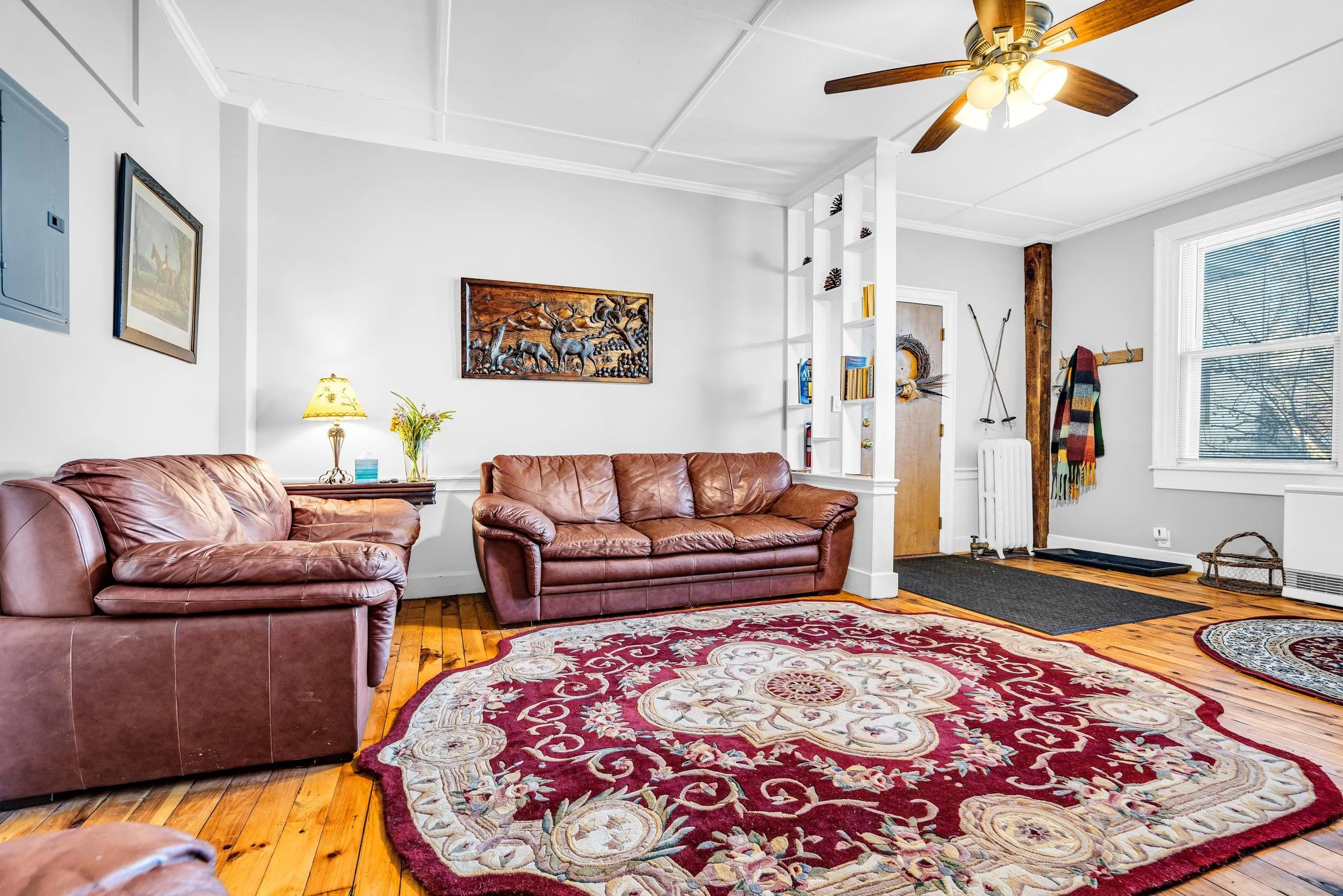 09-Living Room.jpg