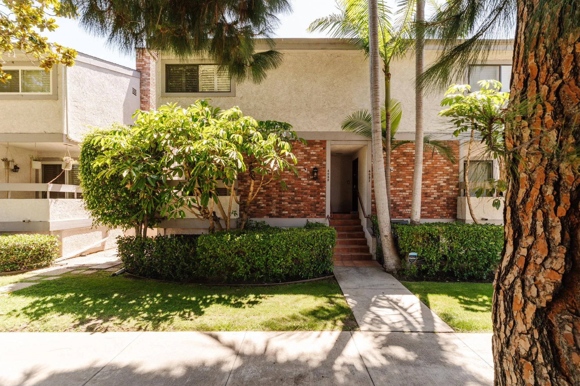 4059 La Salle Avenue, Unit 104
