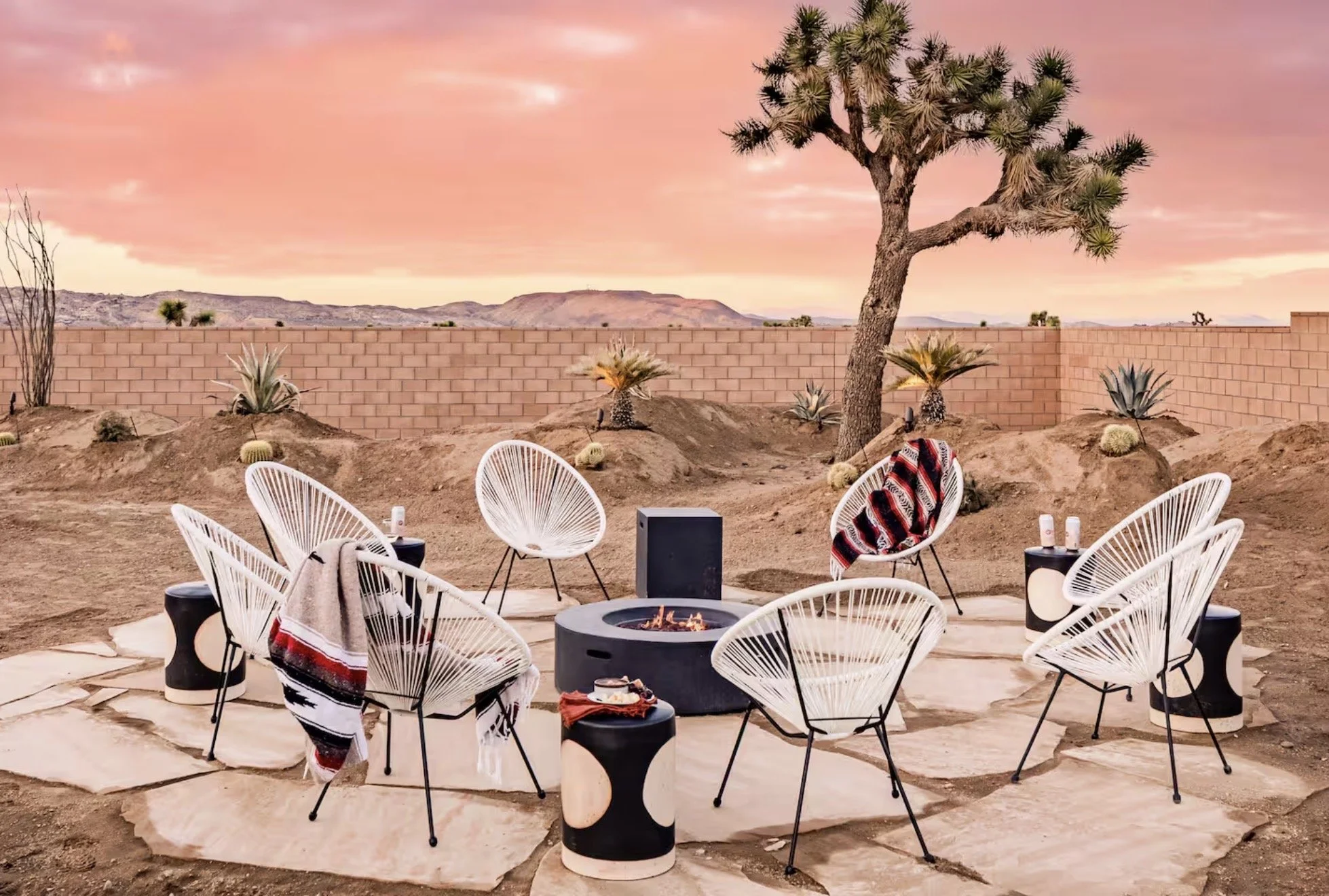 https://www.airbnb.com/rooms/51195241
