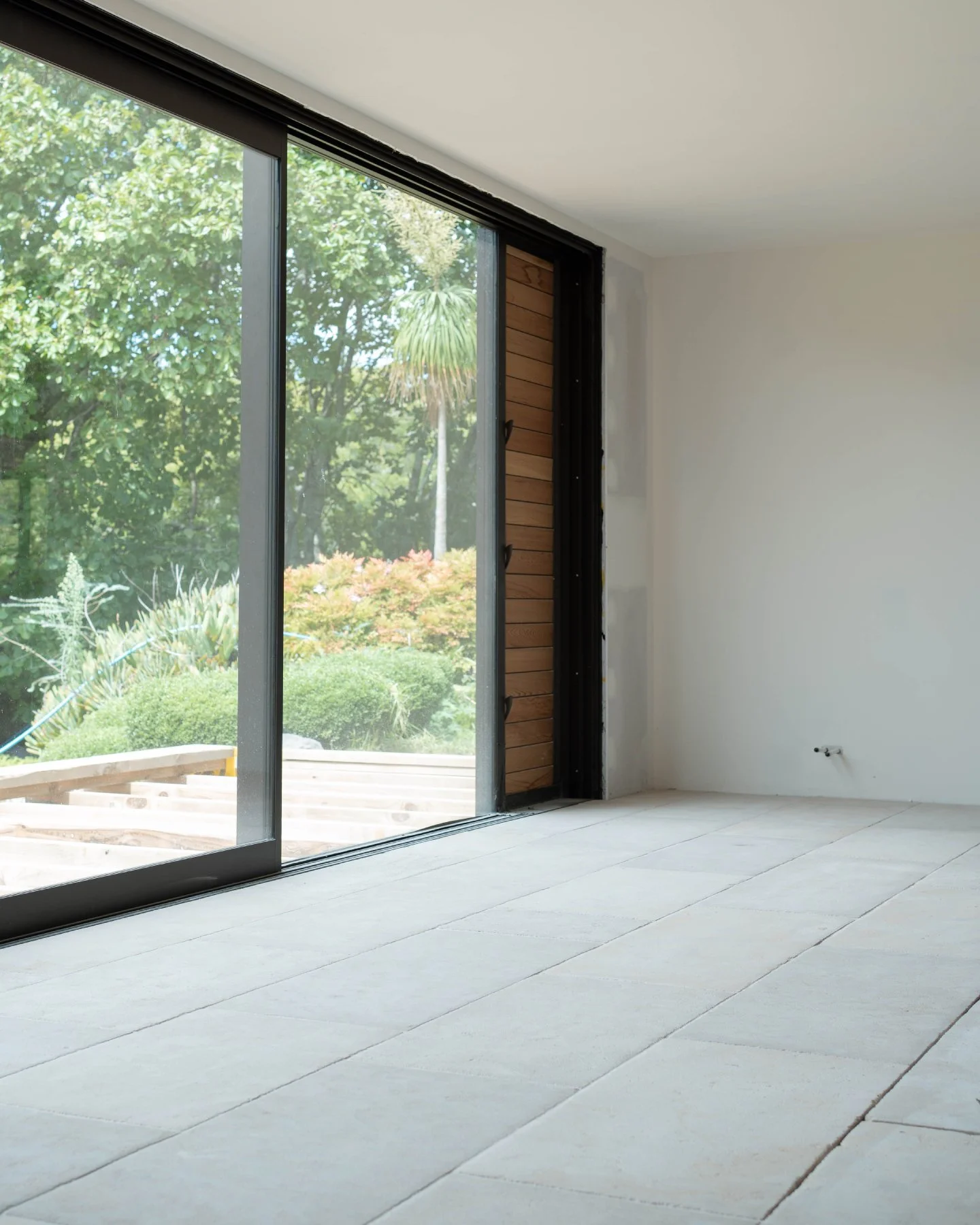 We are obsessing over the imported Italian natural stone tiles. They cover close to 80% of the floor space, and are really creating a beautiful sense of cohesion throughout.

Interior selections by @gezellig_interiors are coming together seamlessly.
