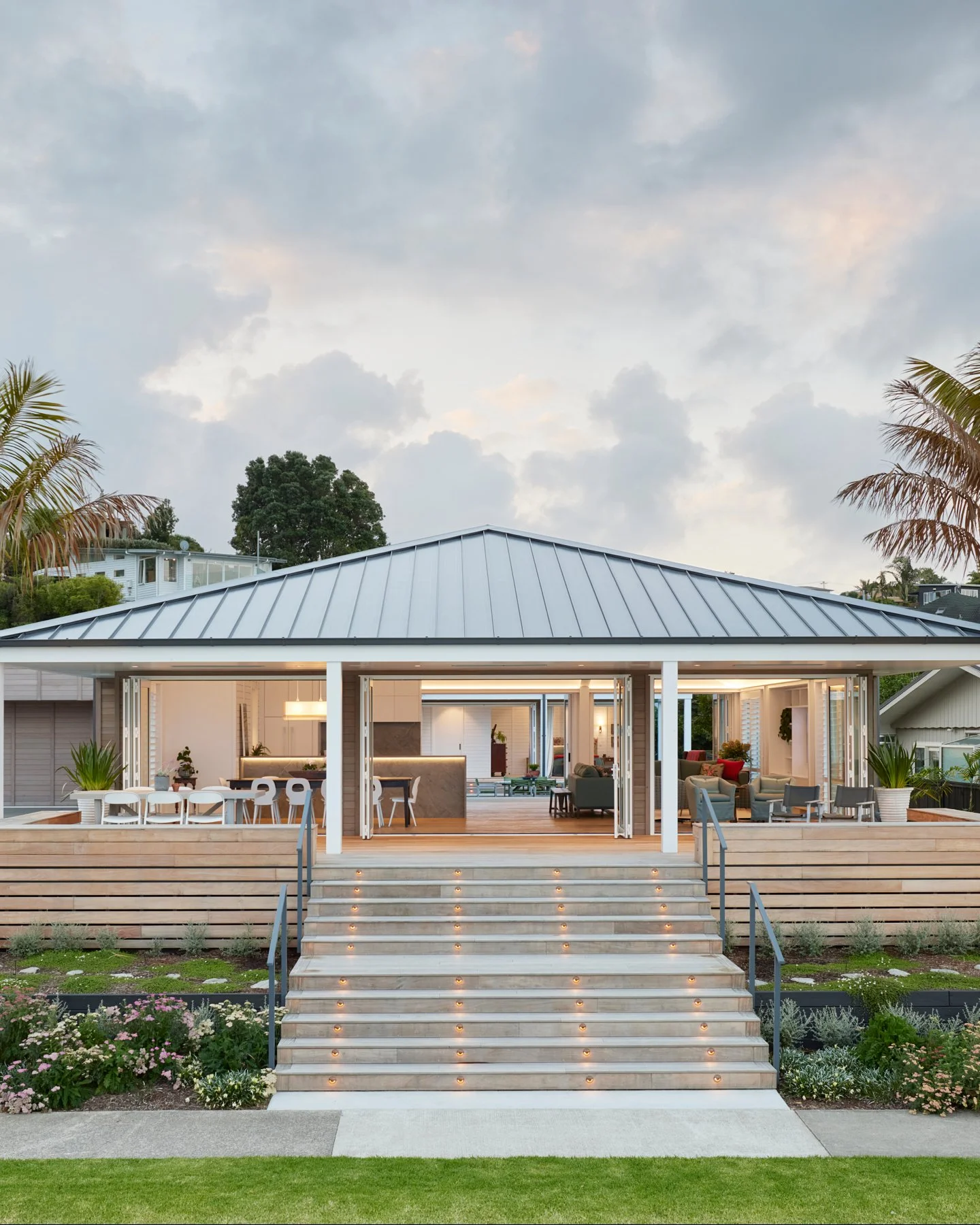 Classic Coastal: Cedar cladding and traditional board-and-batten detailing - this single-level home was designed to sit naturally within its coastal surroundings.

See more of this home on our website via the link in our bio 🔗