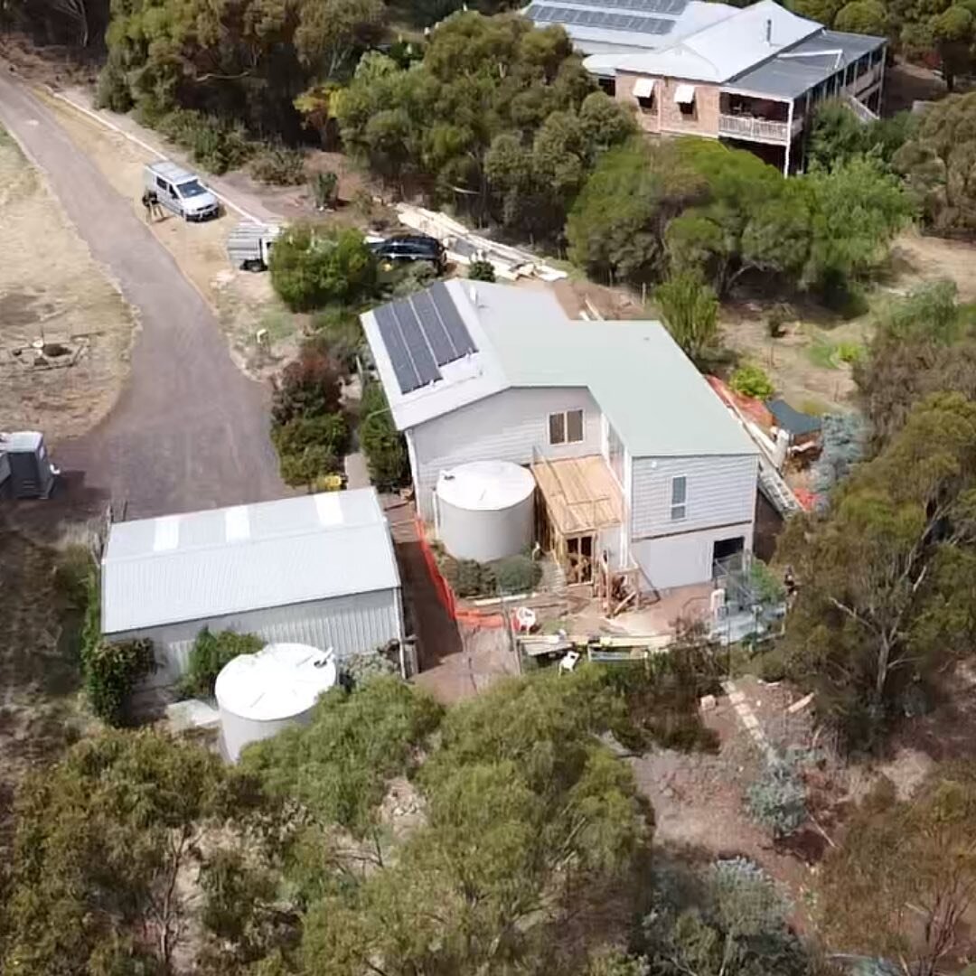 Walk-through Wednesday 🚶🏻⁠
⁠
Sneak a peak into our Mary-Anne extension that we recently handed over 😍⁠
⁠
@bmfloors @drywallps @higher_level_joinery @faggs_mitre_10_belmont_timber @mbprefab_bigrivergroup @reeceplumbing @walkers_tiles