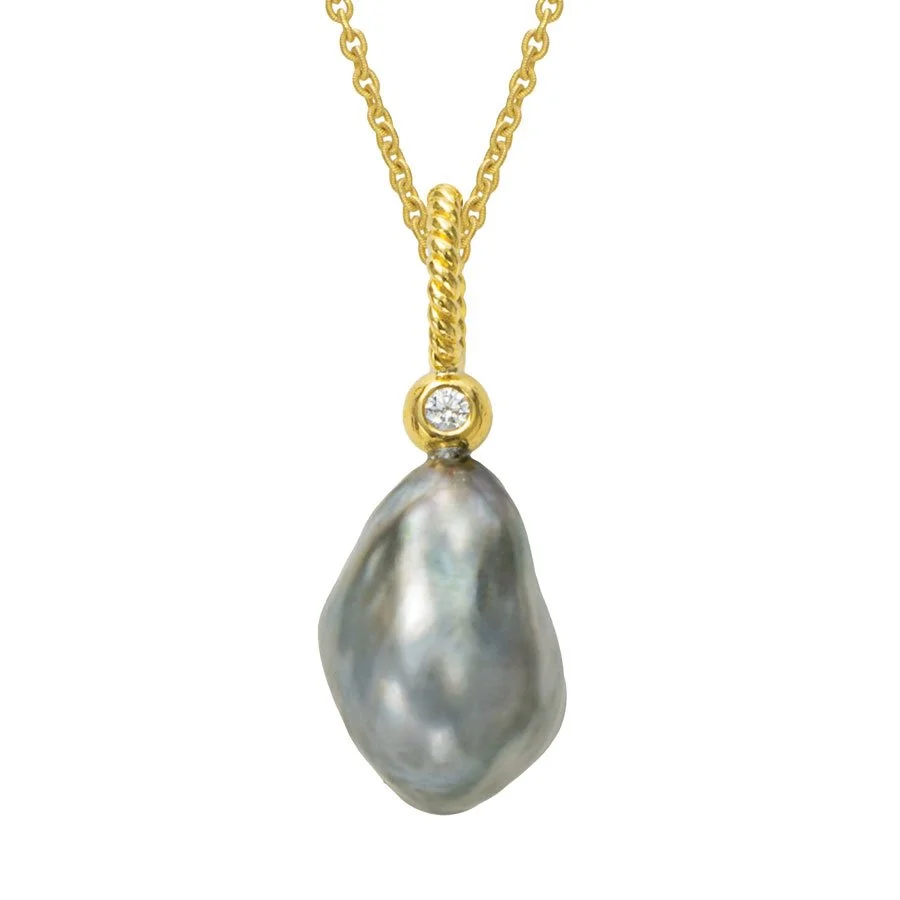 Tahitian pearl and diamond pendant in 22k gold