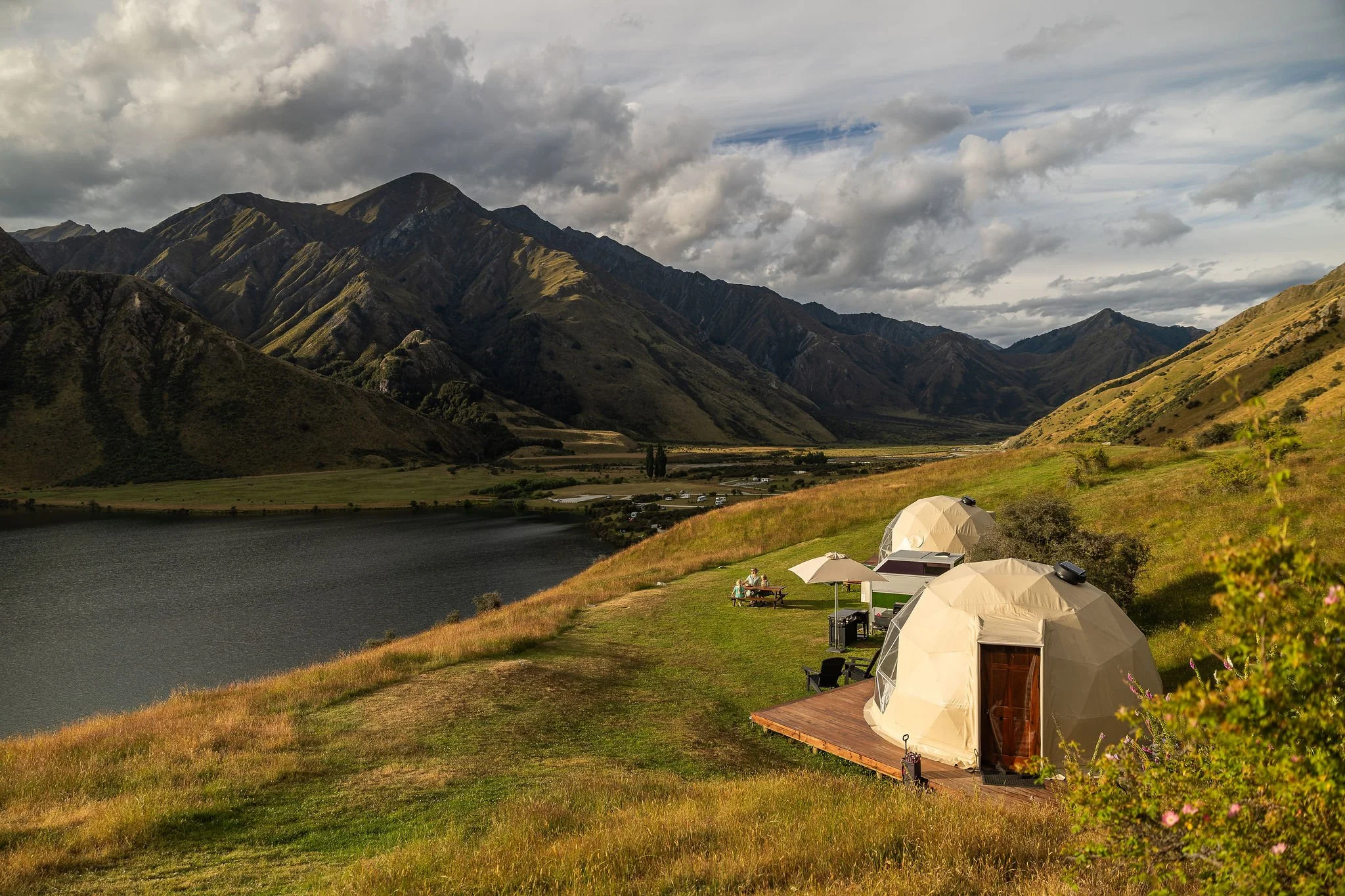 Looking for a truly unforgettable escape in New Zealand? 🌿✨ Welcome to Glam Camping Queenstown &mdash; where luxury meets nature in one of the most breathtaking corners of Aotearoa!

Nestled above a sparkling alpine lake and surrounded by dramatic m