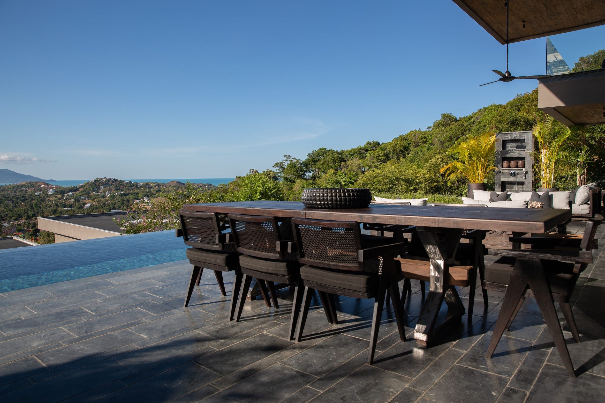 Saru_terrace-2.jpg