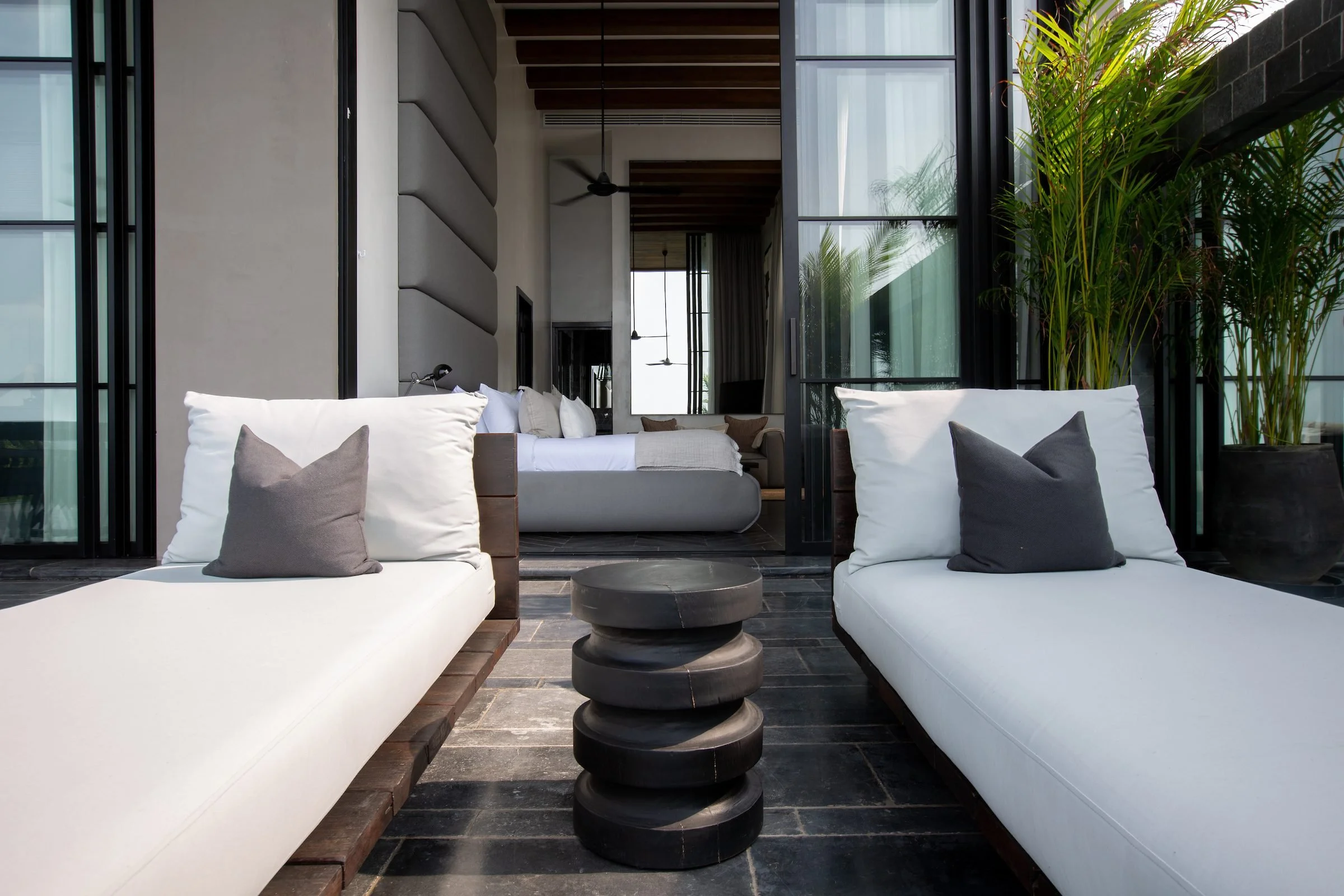 Saru_outdoor_lounging-28.jpg