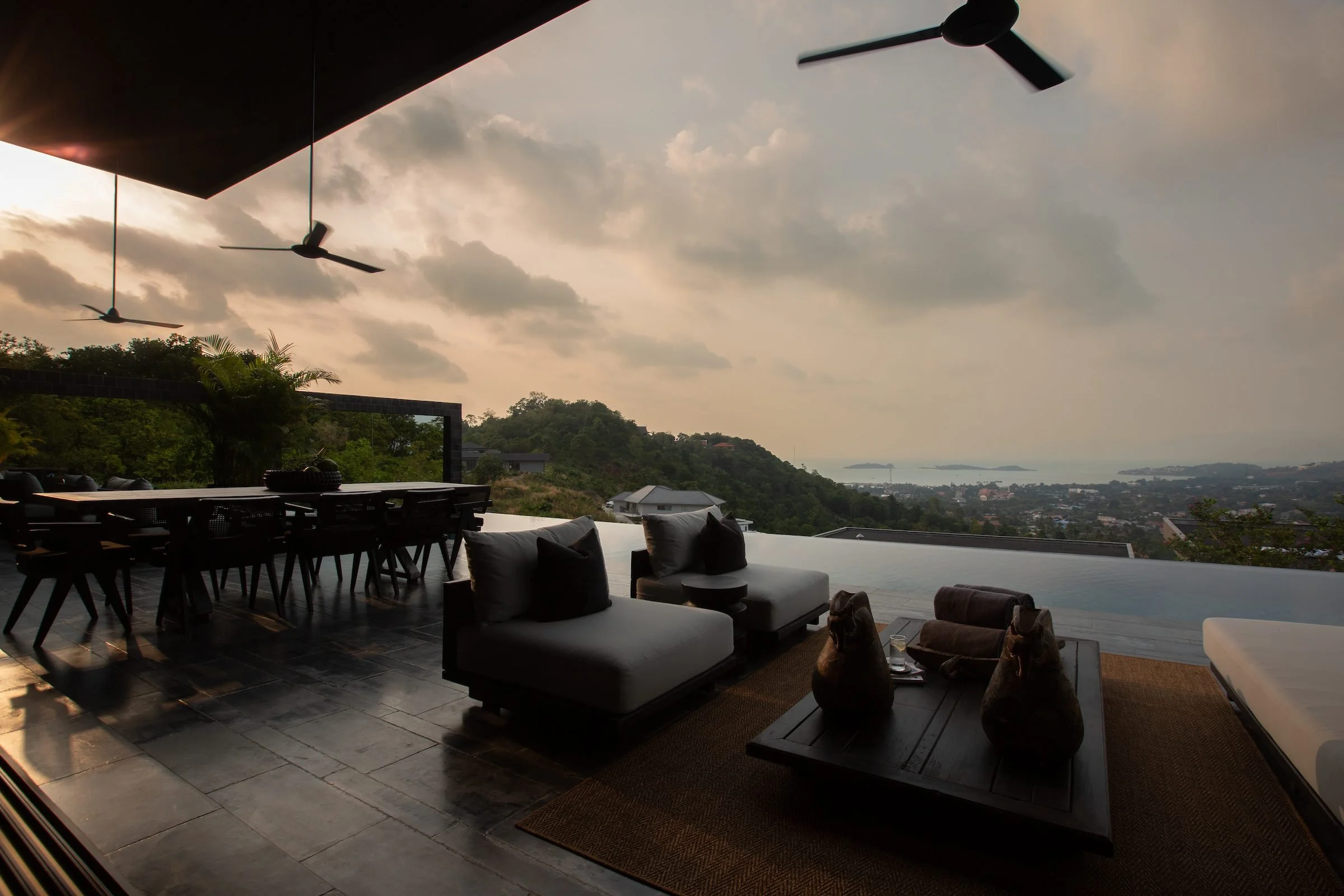 Saru_outdoor_lounging-18.jpg