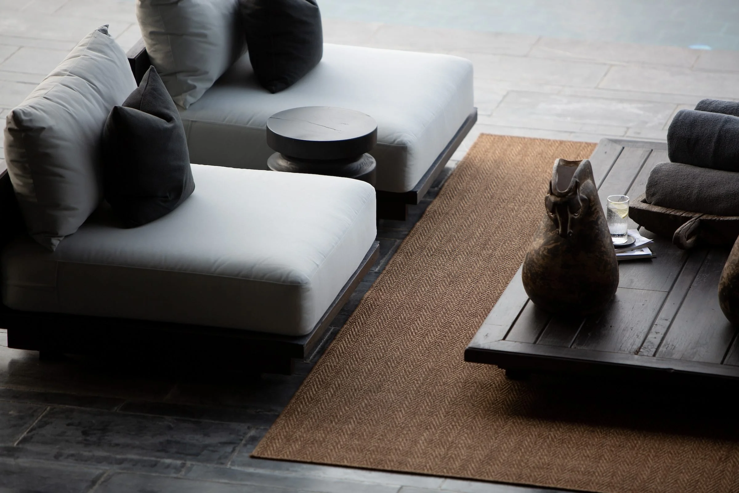 Saru_outdoor_lounging-16.jpg