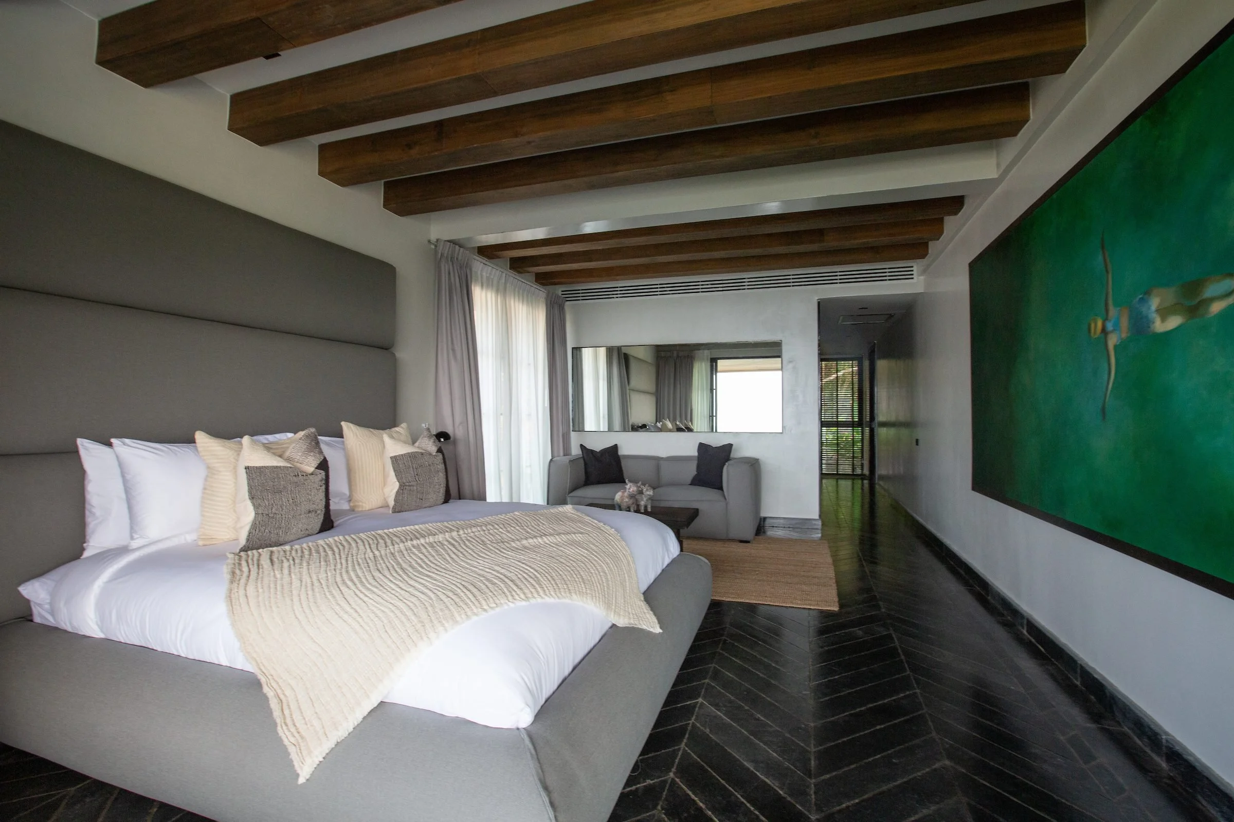 Saru_bedroom_3-1.jpg