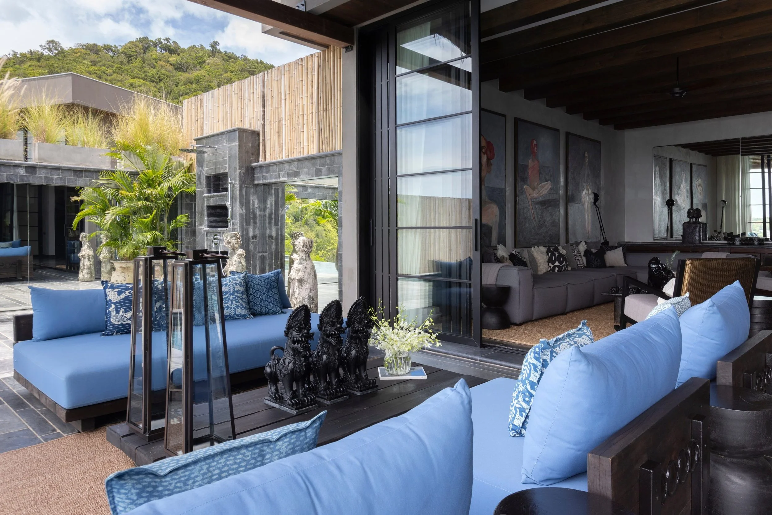 Reya_lounging_terrace-3.jpg