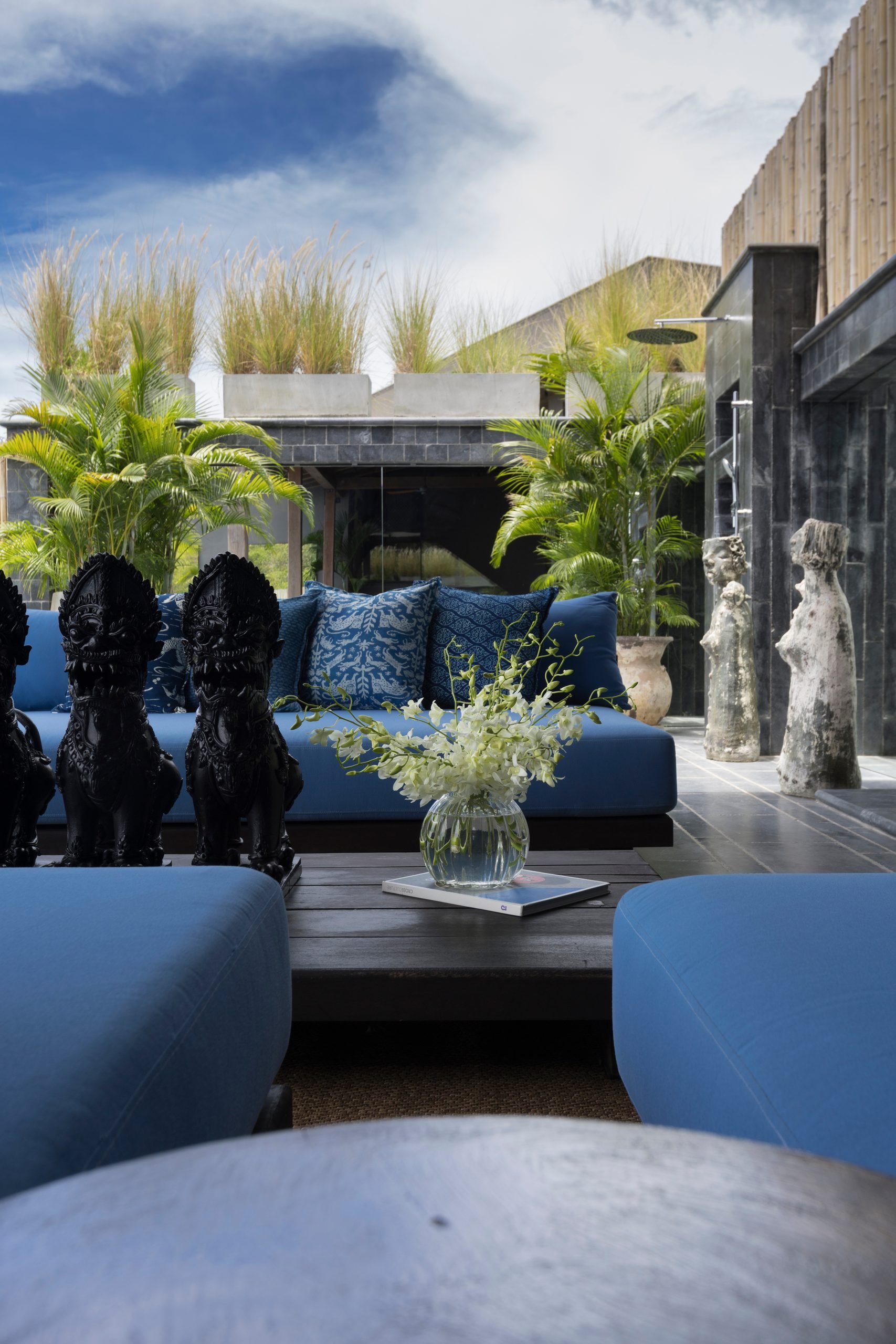 Reya_lounging_terrace-8.jpg
