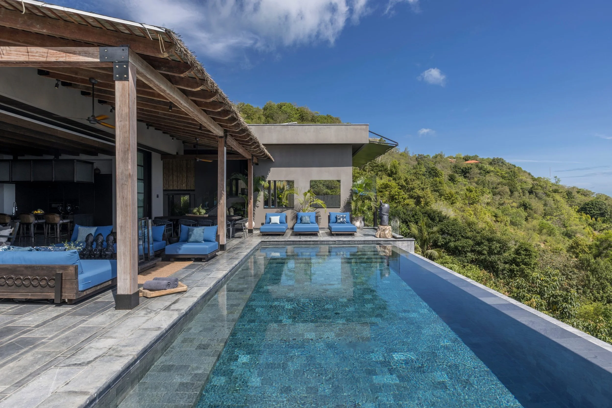 Reya_swimming_pool-4.jpg