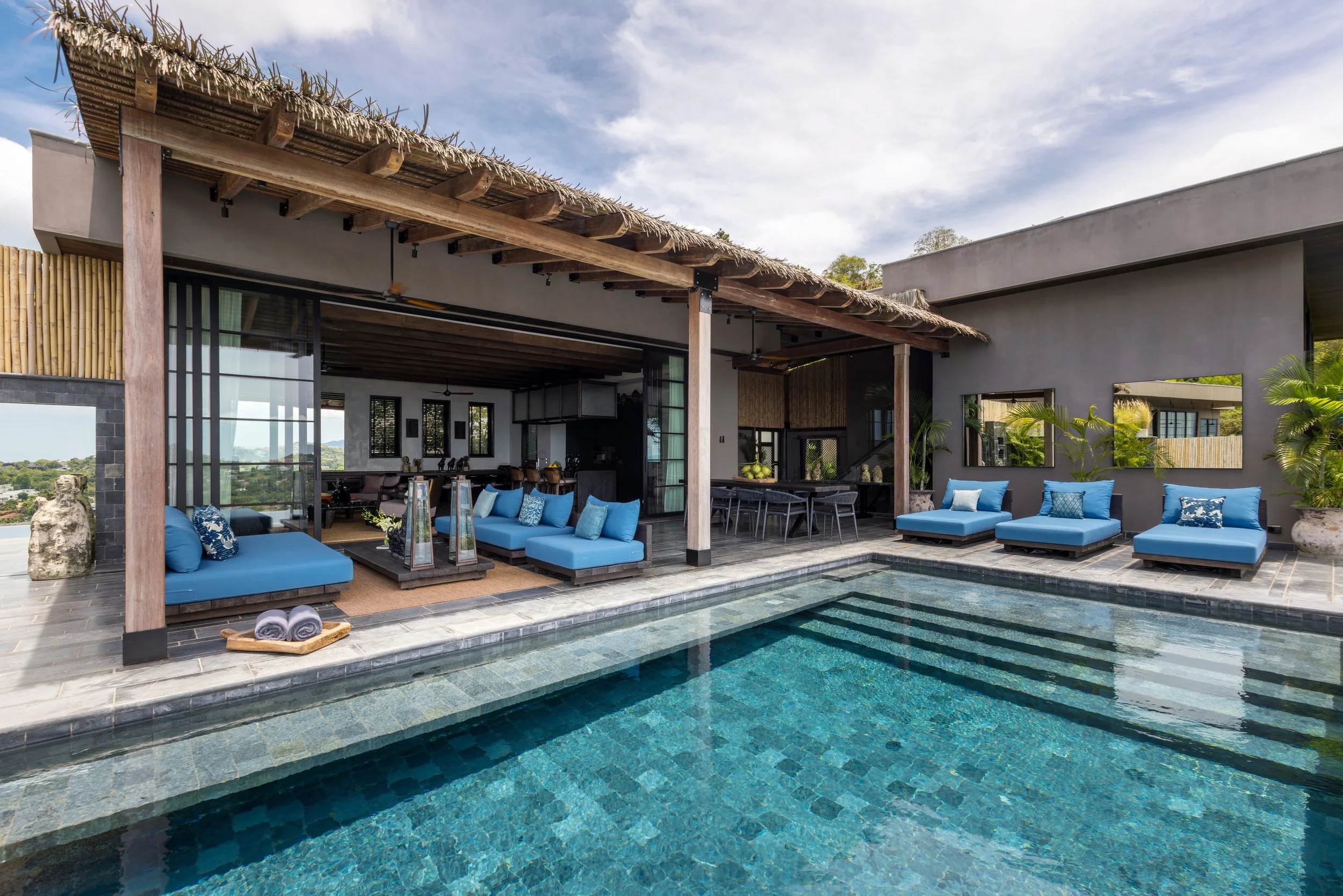 Reya_villa-2.jpg