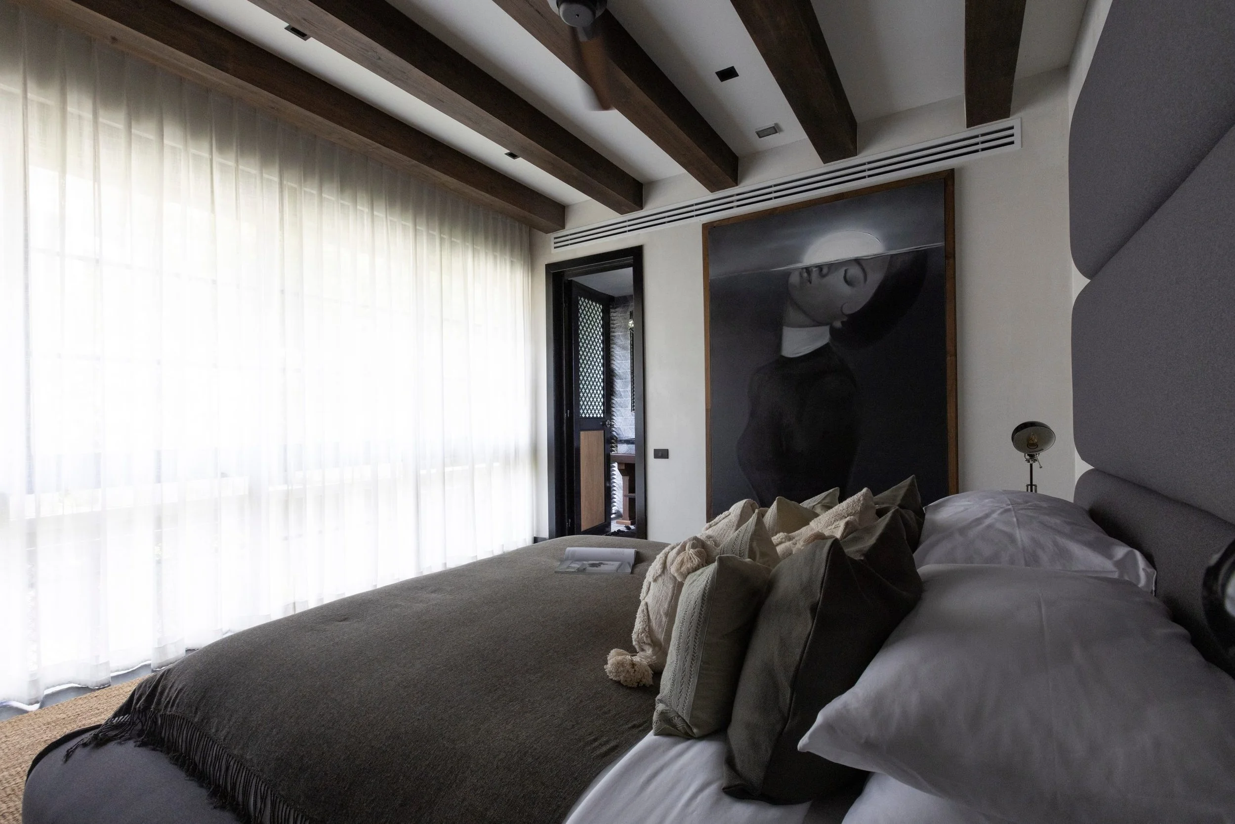 Reya_bedroom_2-3.jpg