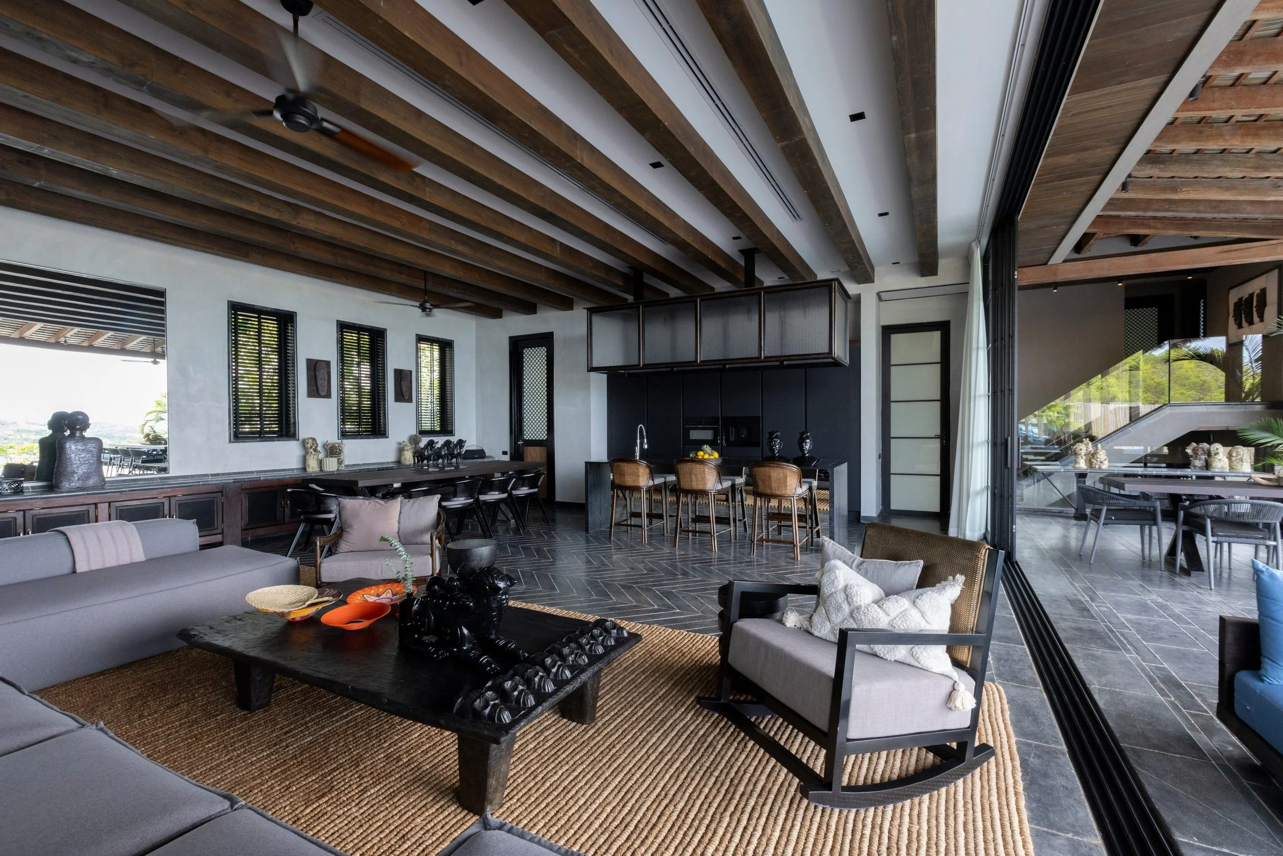 Reya_living_room-4.jpg