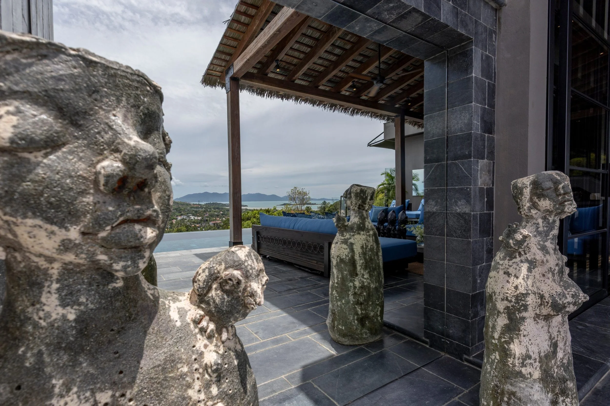 Reya_lounging_terrace-20.jpg